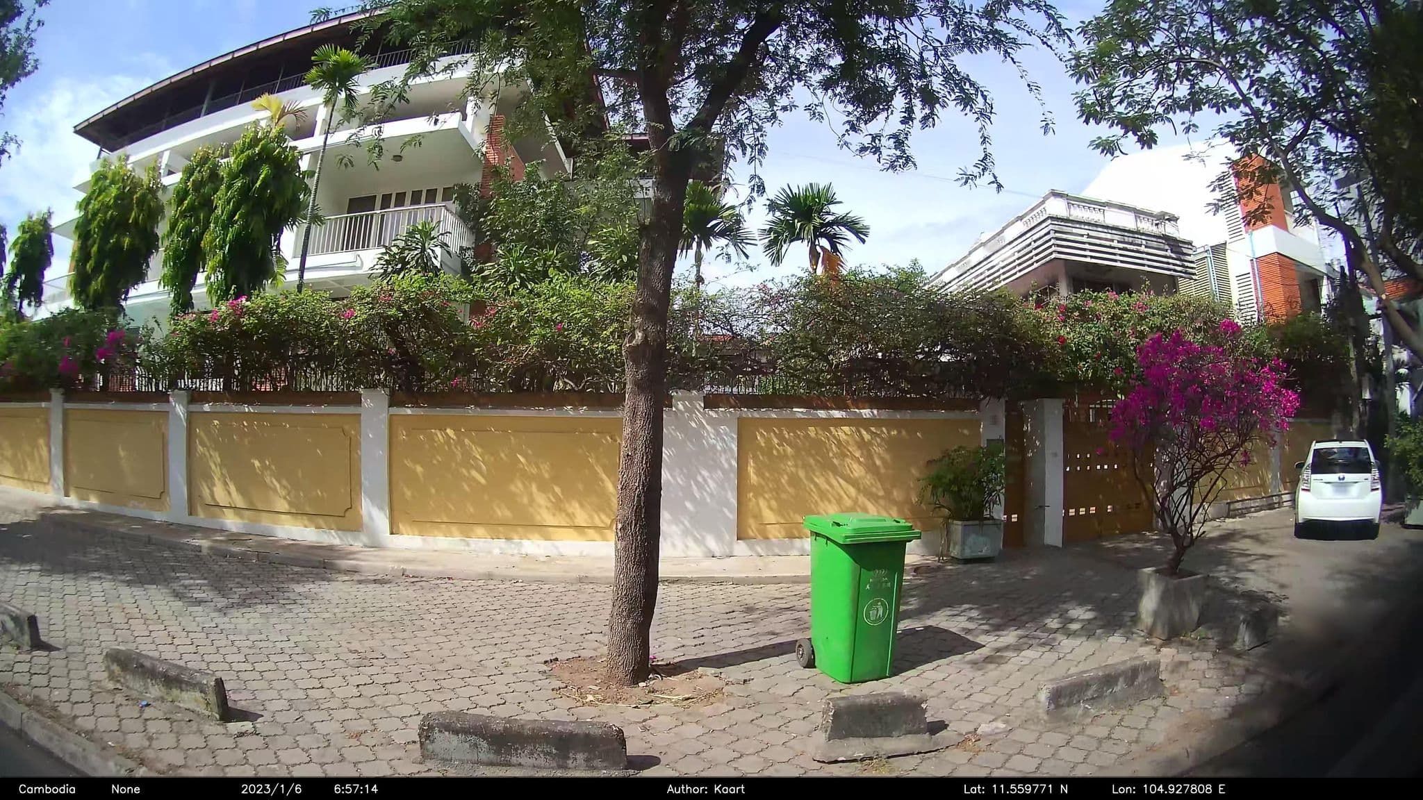 Street view near 240 Guesthouse Phnom Penh, Phnom Penh — © kaart_2 (CC BY-SA · Mapillary)