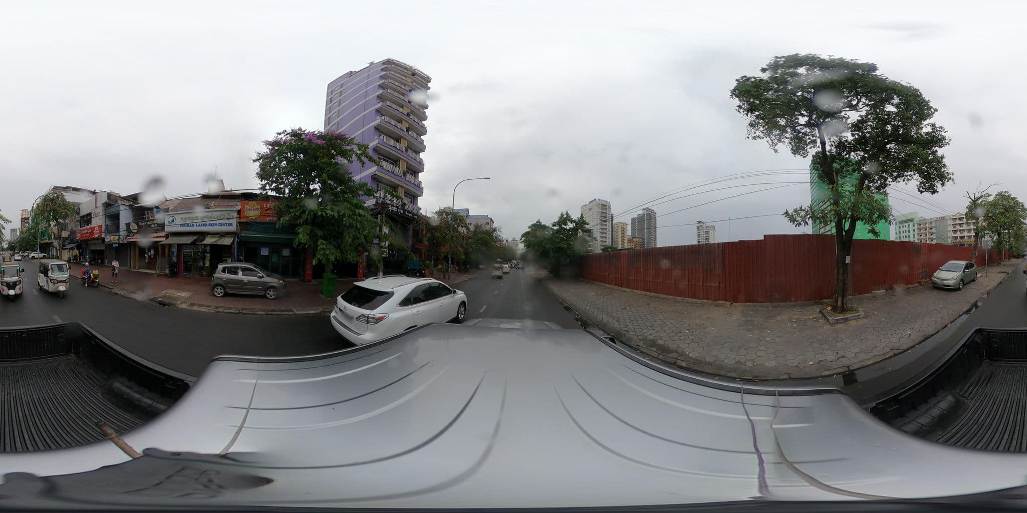 Street view near Centrana Hotel, Phnom Penh — © kaart_2 (CC BY-SA · Mapillary)