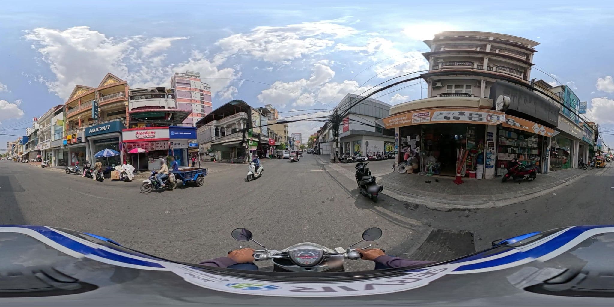 Street view near The Local Gesthouse, Tuŏl Tumpung — © vteck (CC BY-SA · Mapillary)