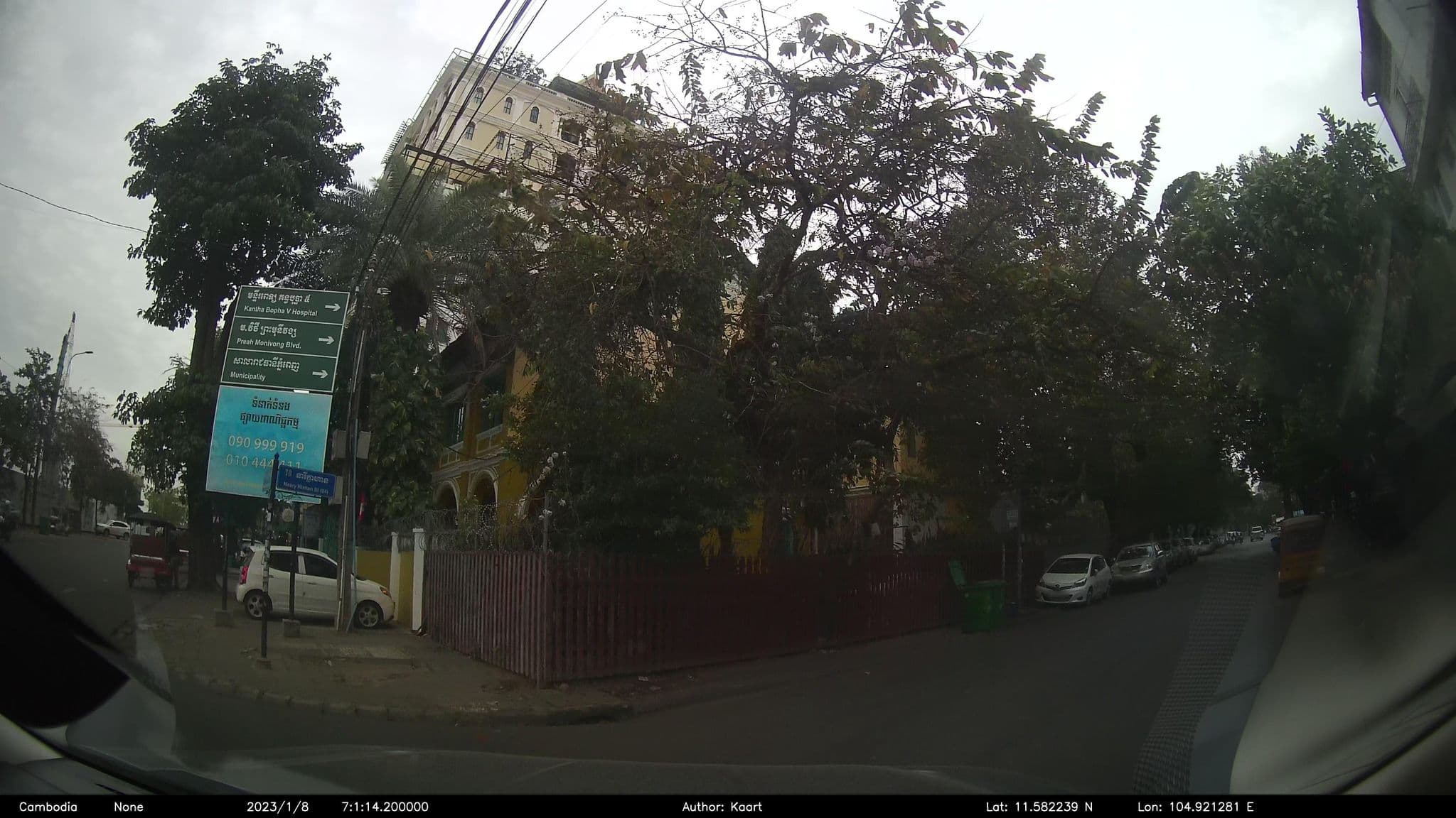 Street view near Le Castle River, Phnom Penh — © kaart_2 (CC BY-SA · Mapillary)