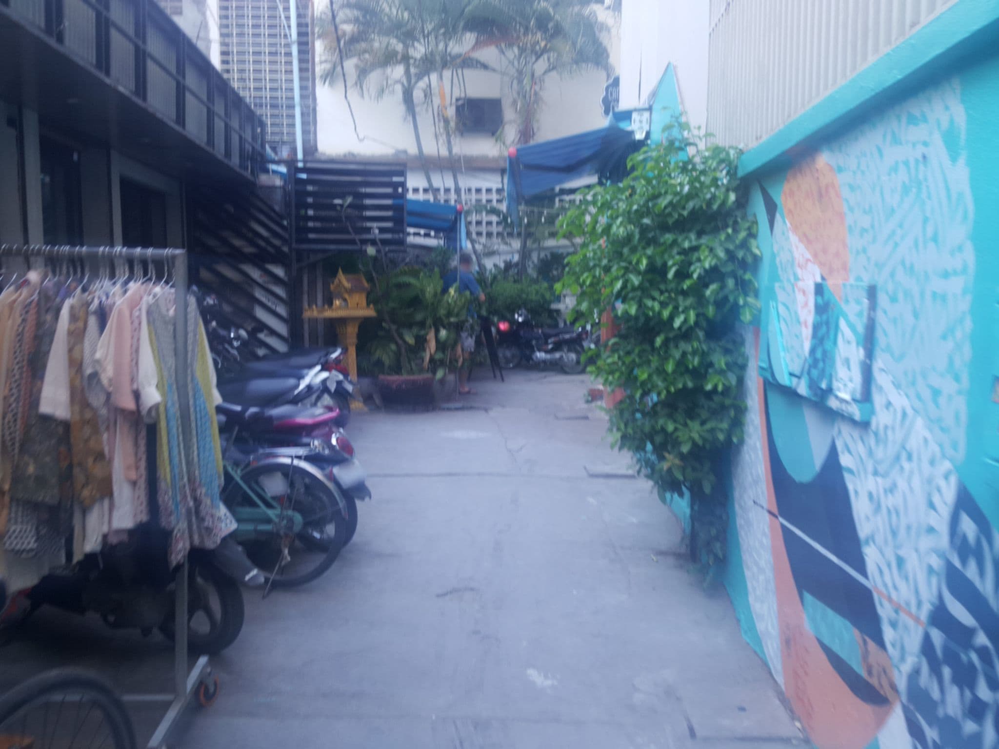 Street view near Splash Inn, Phnom Penh — © mwinstrup (CC BY-SA · Mapillary)