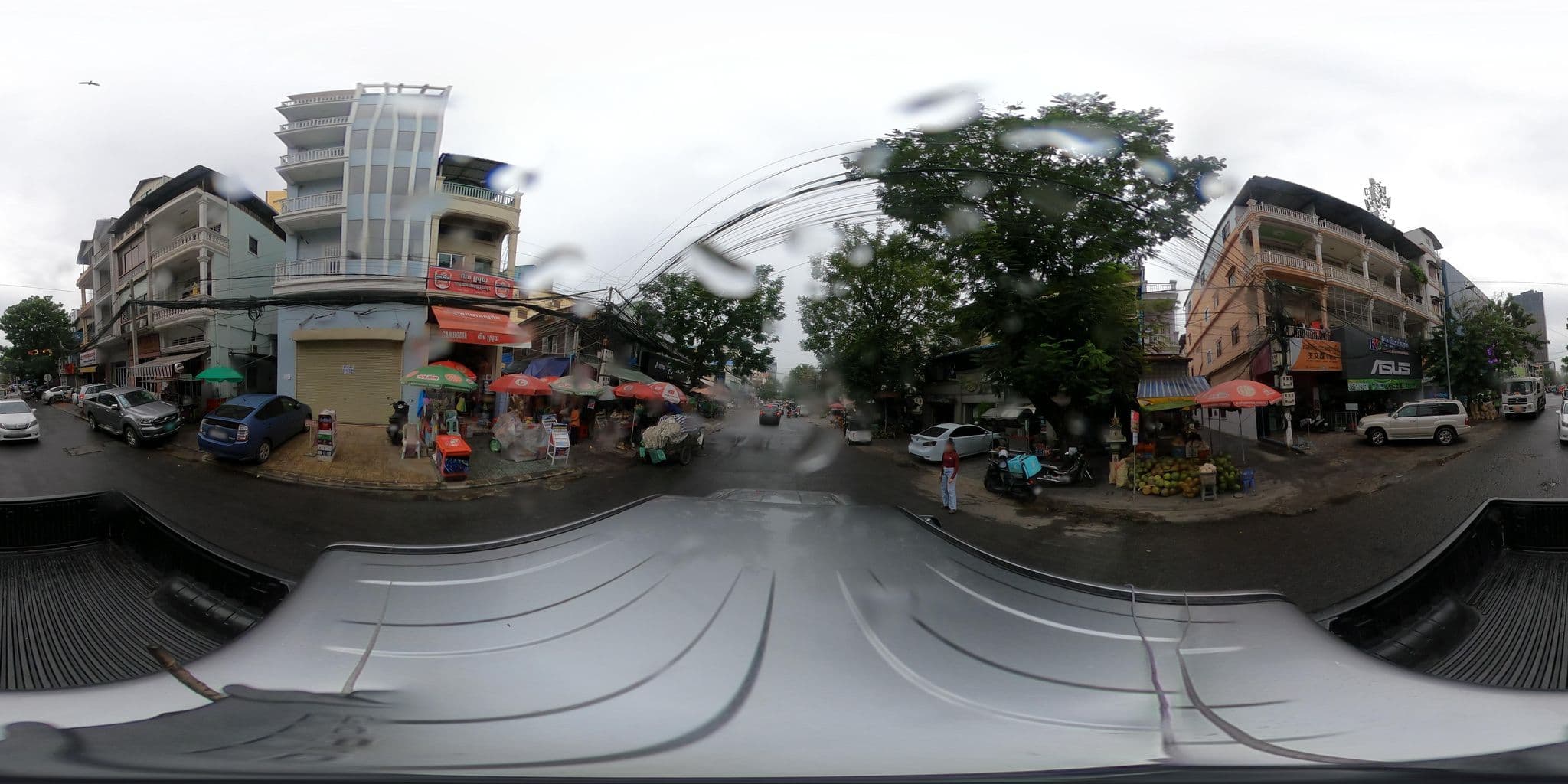 Street view near Midtown Inn, Phnom Penh — © kaart_2 (CC BY-SA · Mapillary)