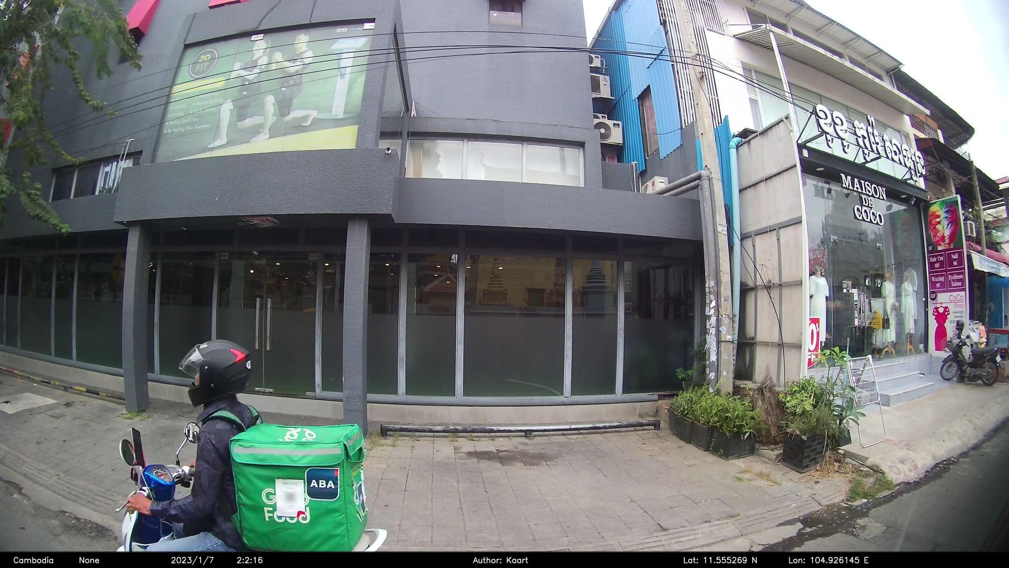 Street view near Novotel Phnom Penh BKK 1, Phnom Penh — © kaart_2 (CC BY-SA · Mapillary)