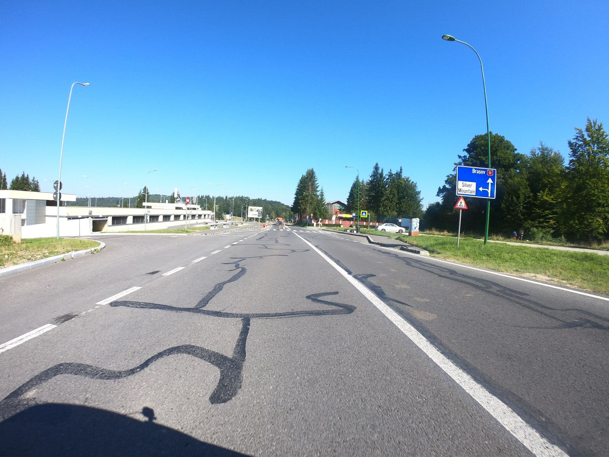 Street view near Complex Căprioara, Braşov