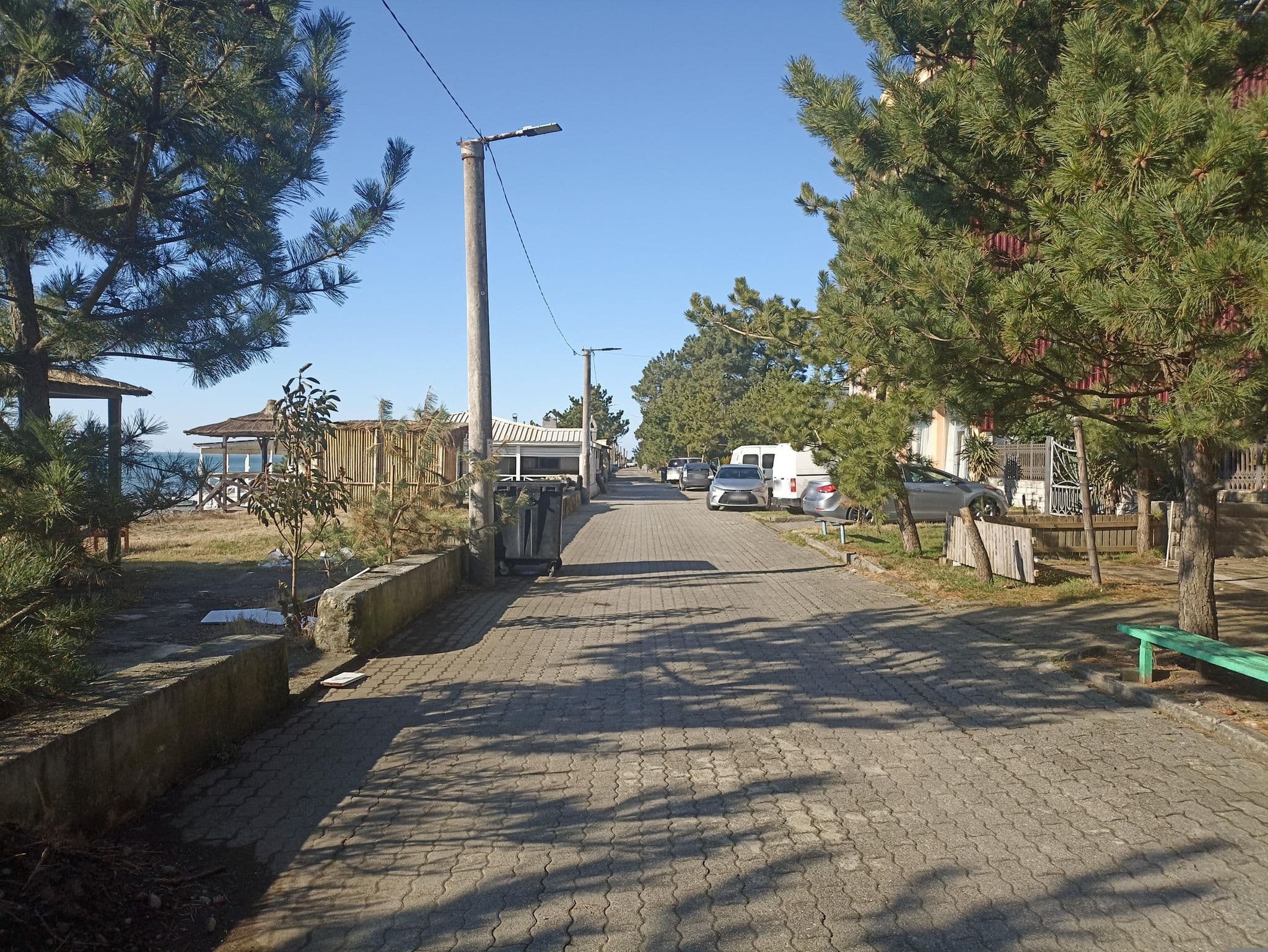 Street view near some hotel, Kobuleti — © ydday175 (CC BY-SA · Mapillary)