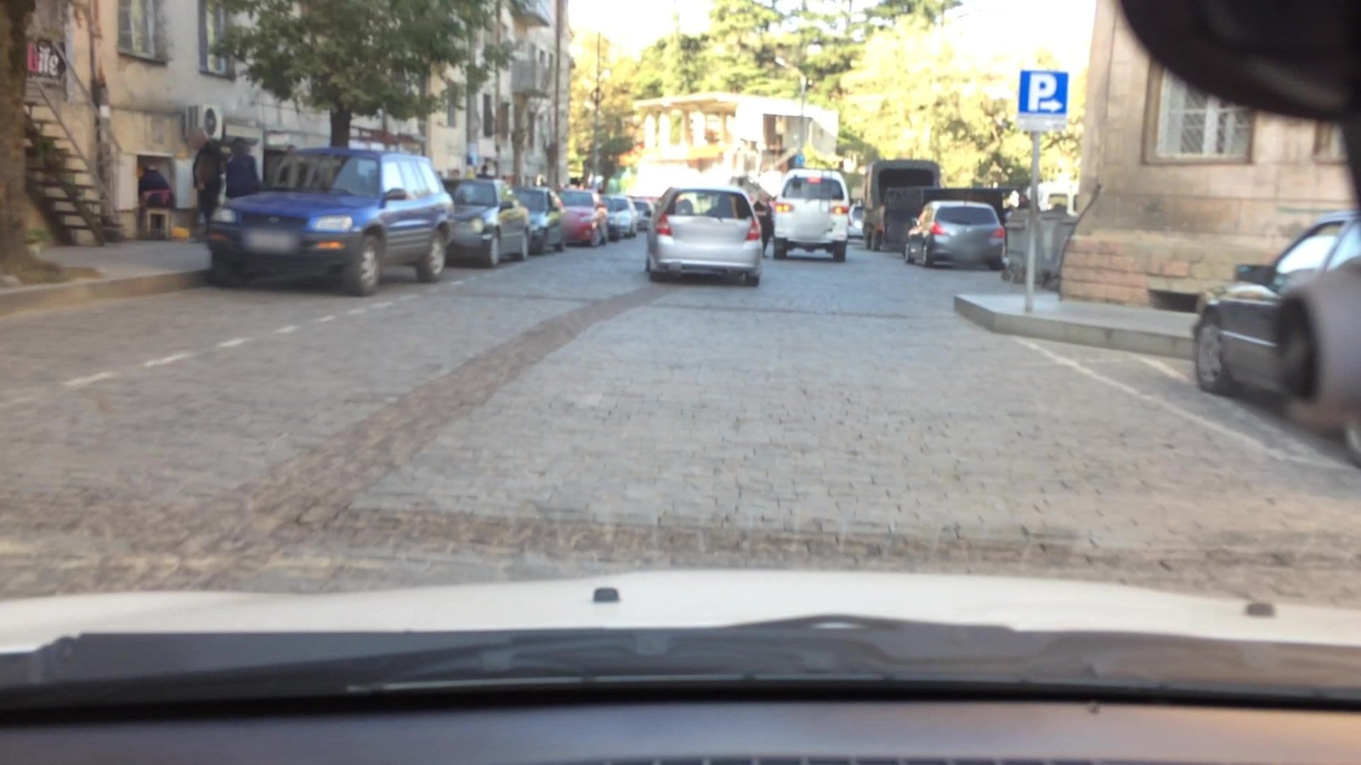 Street view near Апартаменты, Kutaisi — © lvl5 (CC BY-SA · Mapillary)