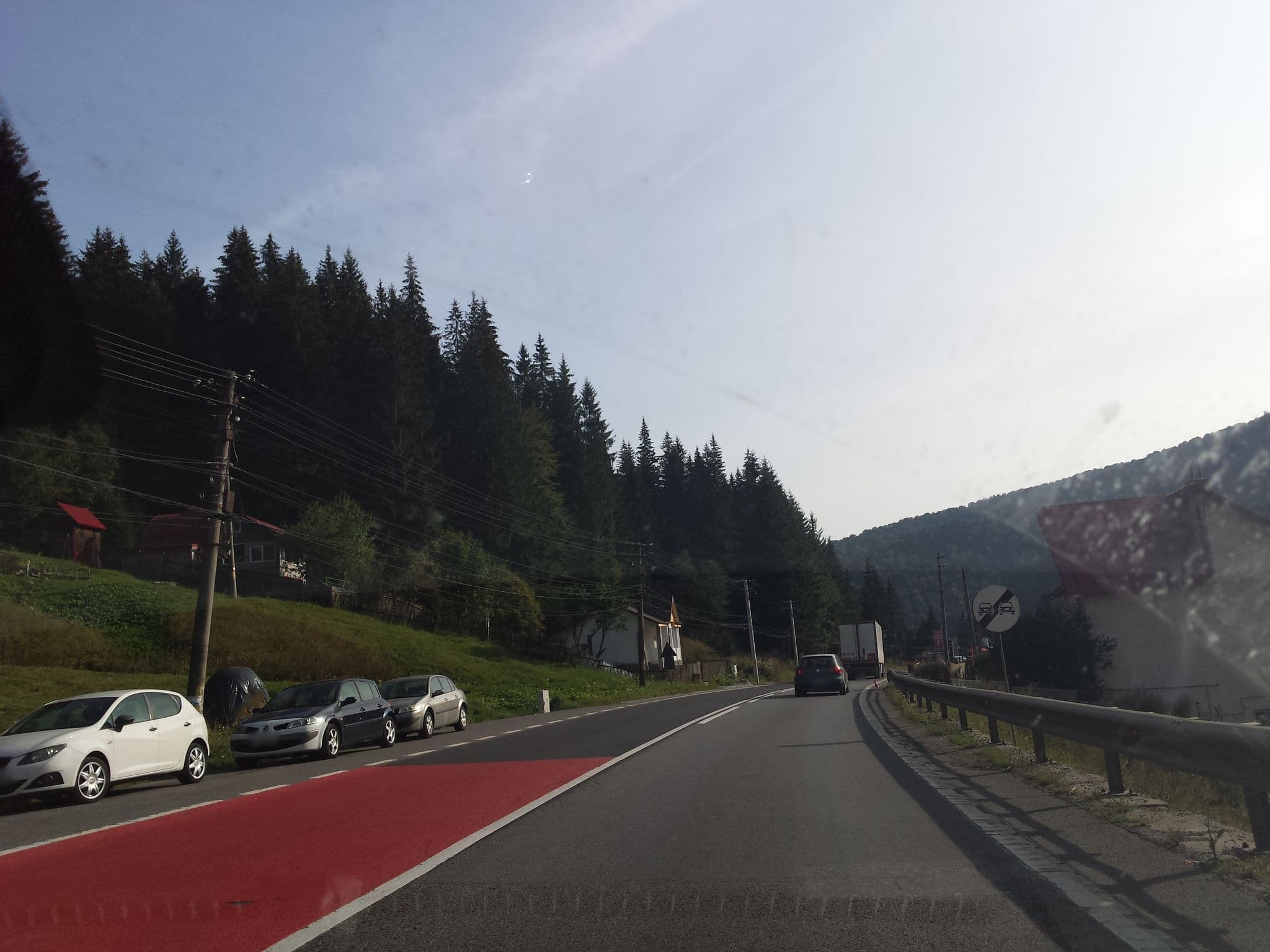 Street view near Pensiunea Giugiuveană, Predeal — © rsandu (CC BY-SA · Mapillary)