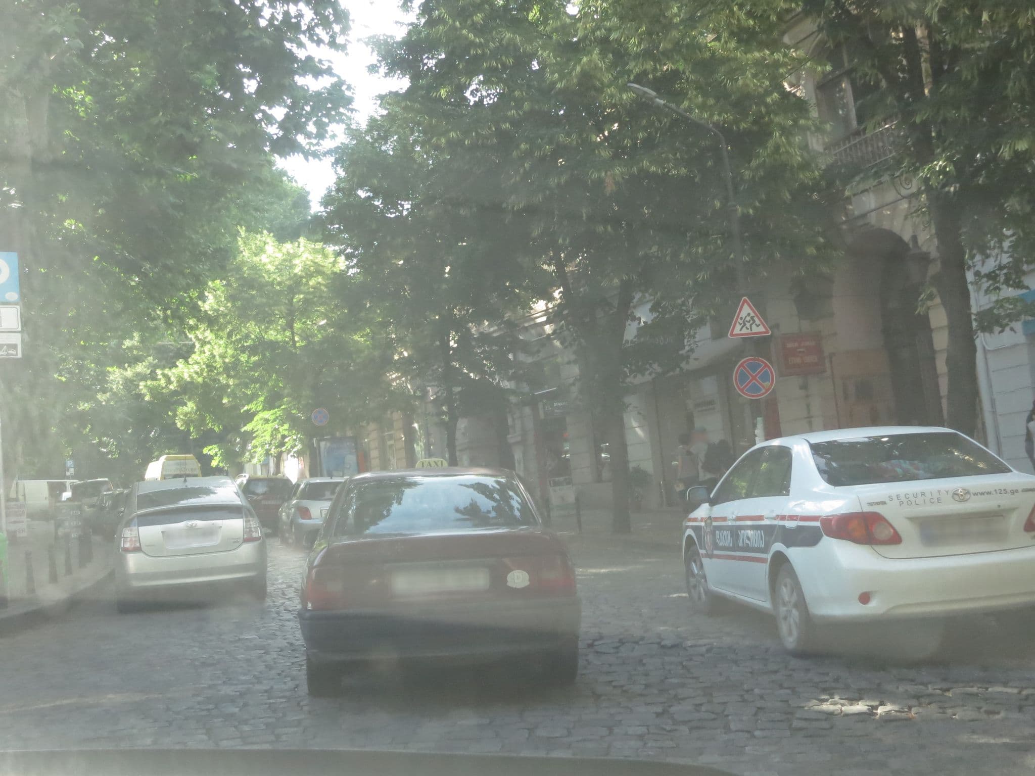 Street view near Come In, Tbilisi — © lto (CC BY-SA · Mapillary)