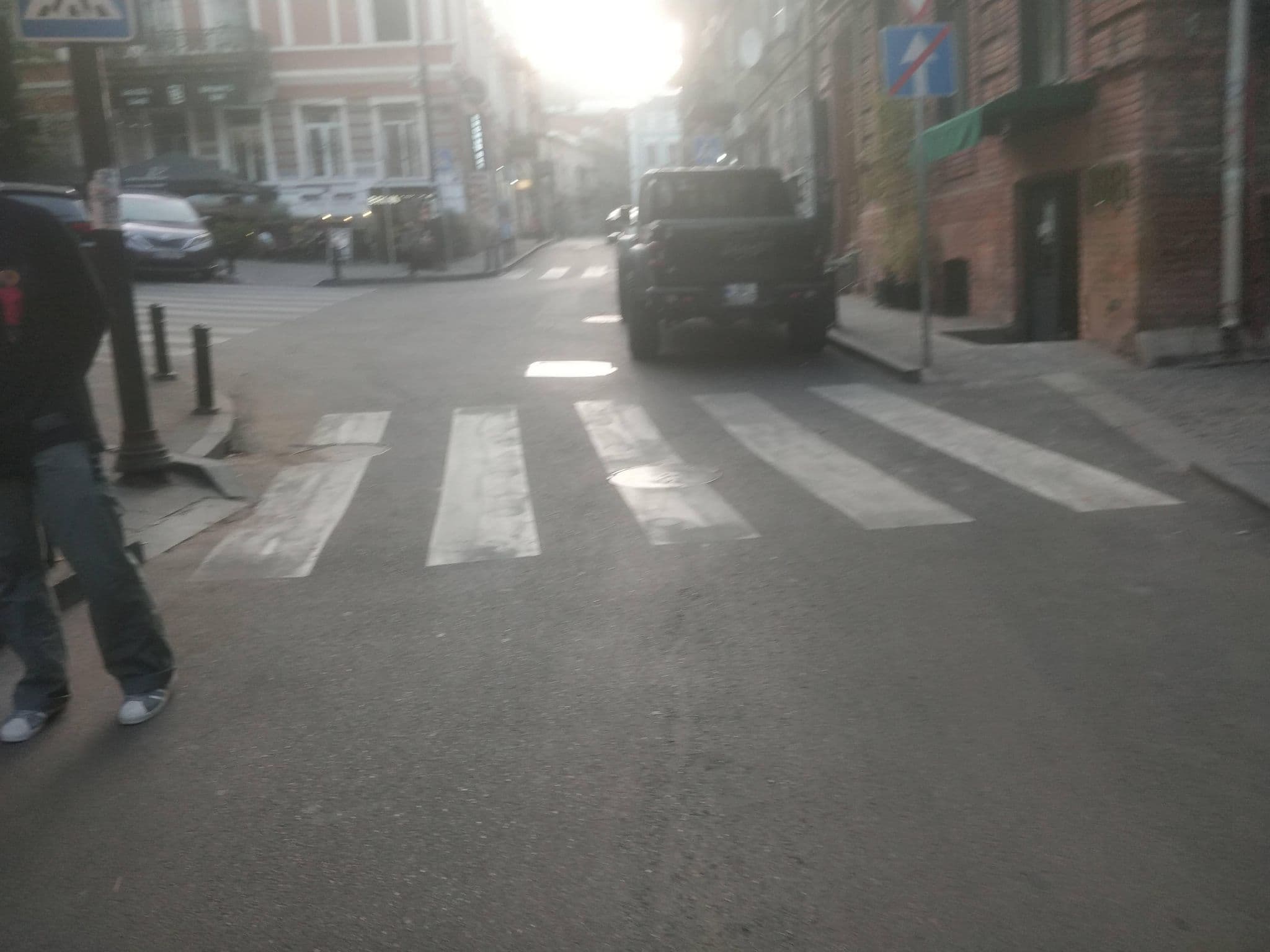 Street view near HOTEL SHARDEN, Tbilisi — © dav23r (CC BY-SA · Mapillary)