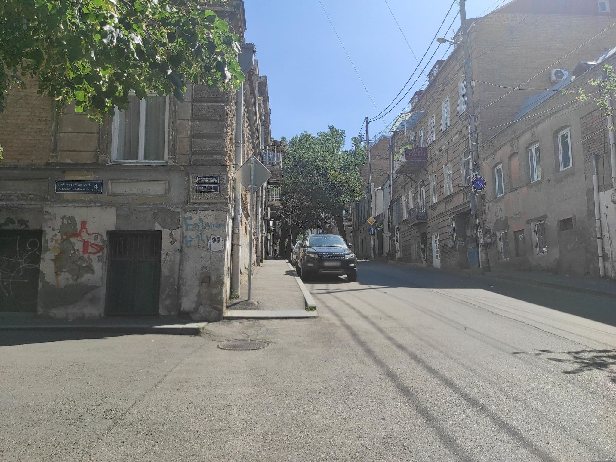 Street view near Hotel Lowell, Okroq’ana — © David_Osipov (CC BY-SA · Mapillary)