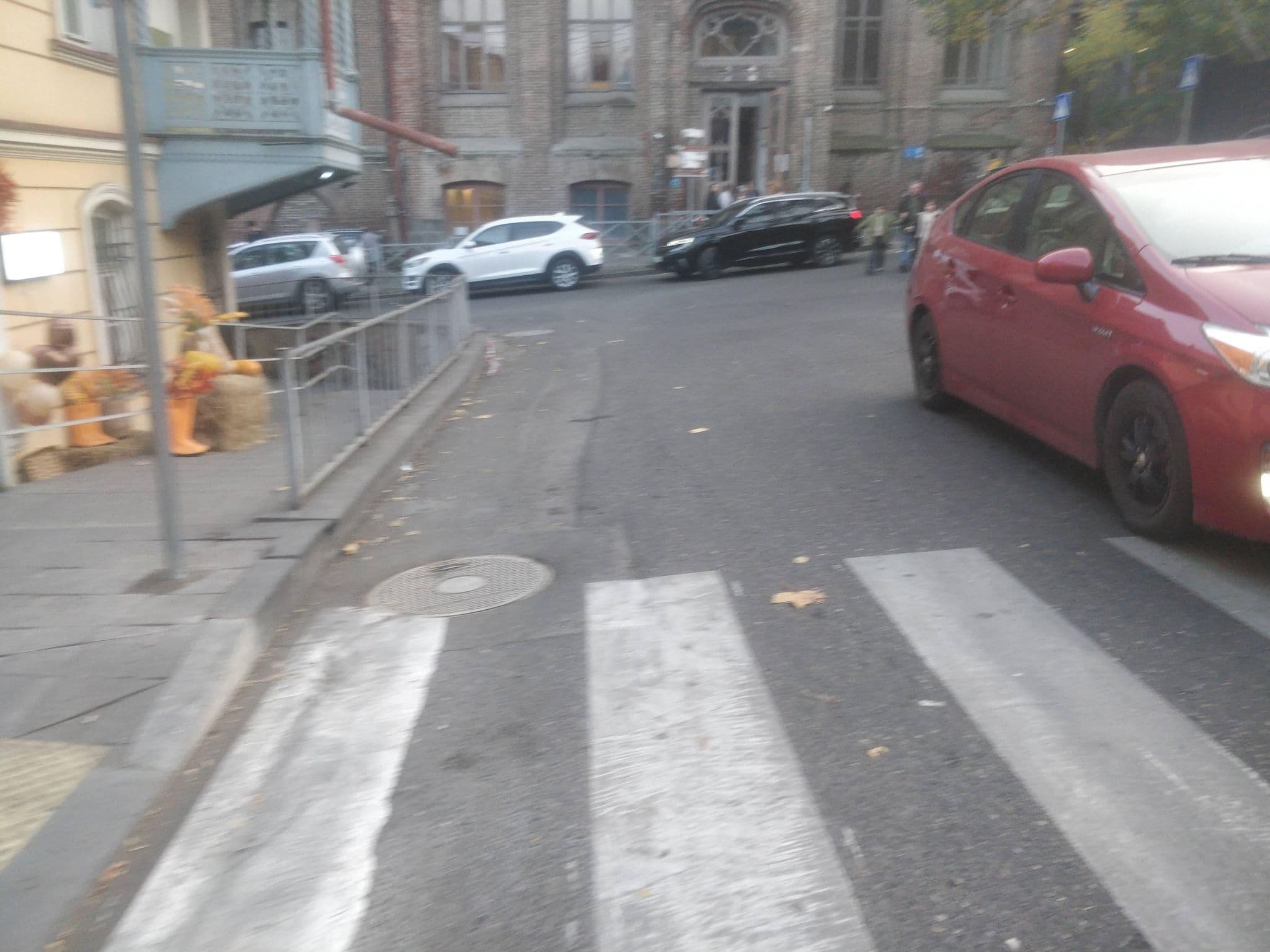 Street view near Happy Goose Apartment, Okroq’ana — © dav23r (CC BY-SA · Mapillary)