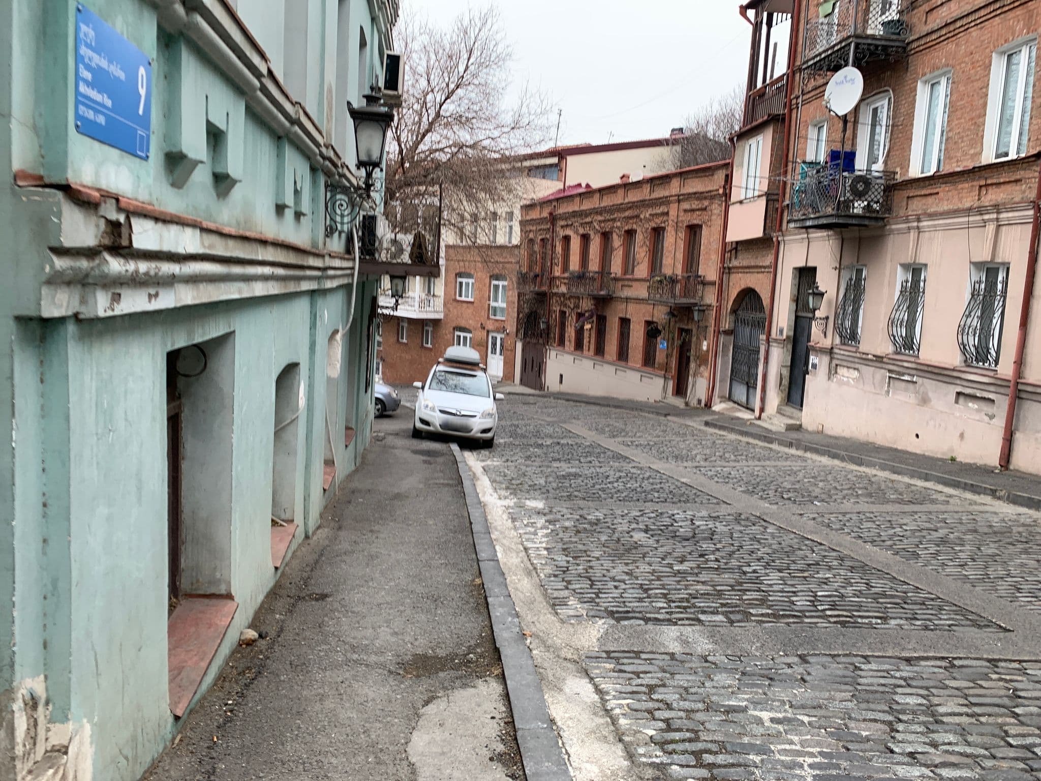 Street view near Pantomime Museum Hotel, Tbilisi — © robot8a (CC BY-SA · Mapillary)