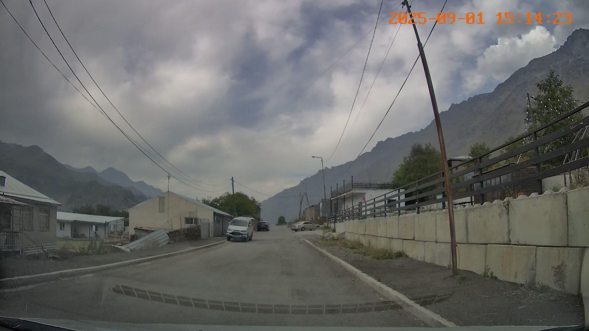 Street view near Guest House Elguja Qushashvili, Stepantsminda — © bdgwl (CC BY-SA · Mapillary)