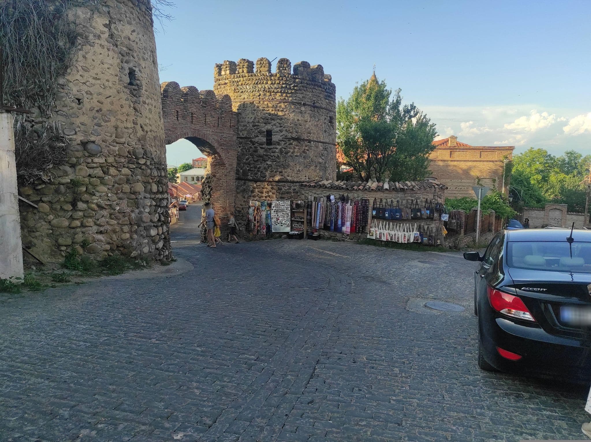 Street view near Leli's Guesthouse, Sighnaghi — © David_Osipov (CC BY-SA · Mapillary)