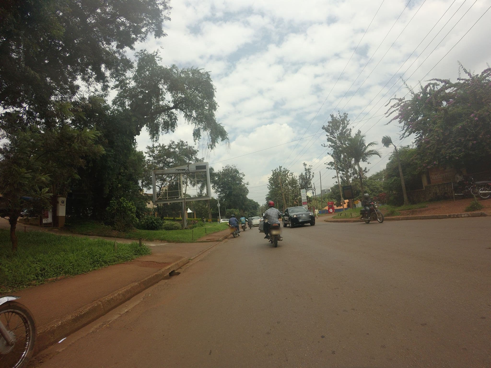 Street view near Yushili Hotel & Restaurant, Kampala — © shamillah (CC BY-SA · Mapillary)