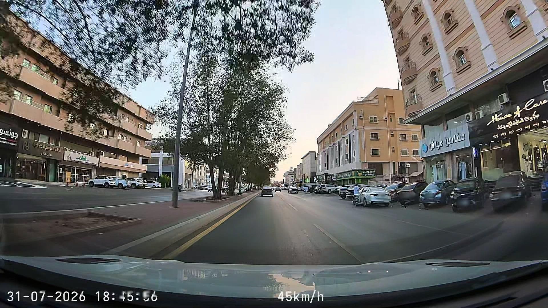 Street view near Qasr Somu Hotel, Jeddah — © mechari (CC BY-SA · Mapillary)