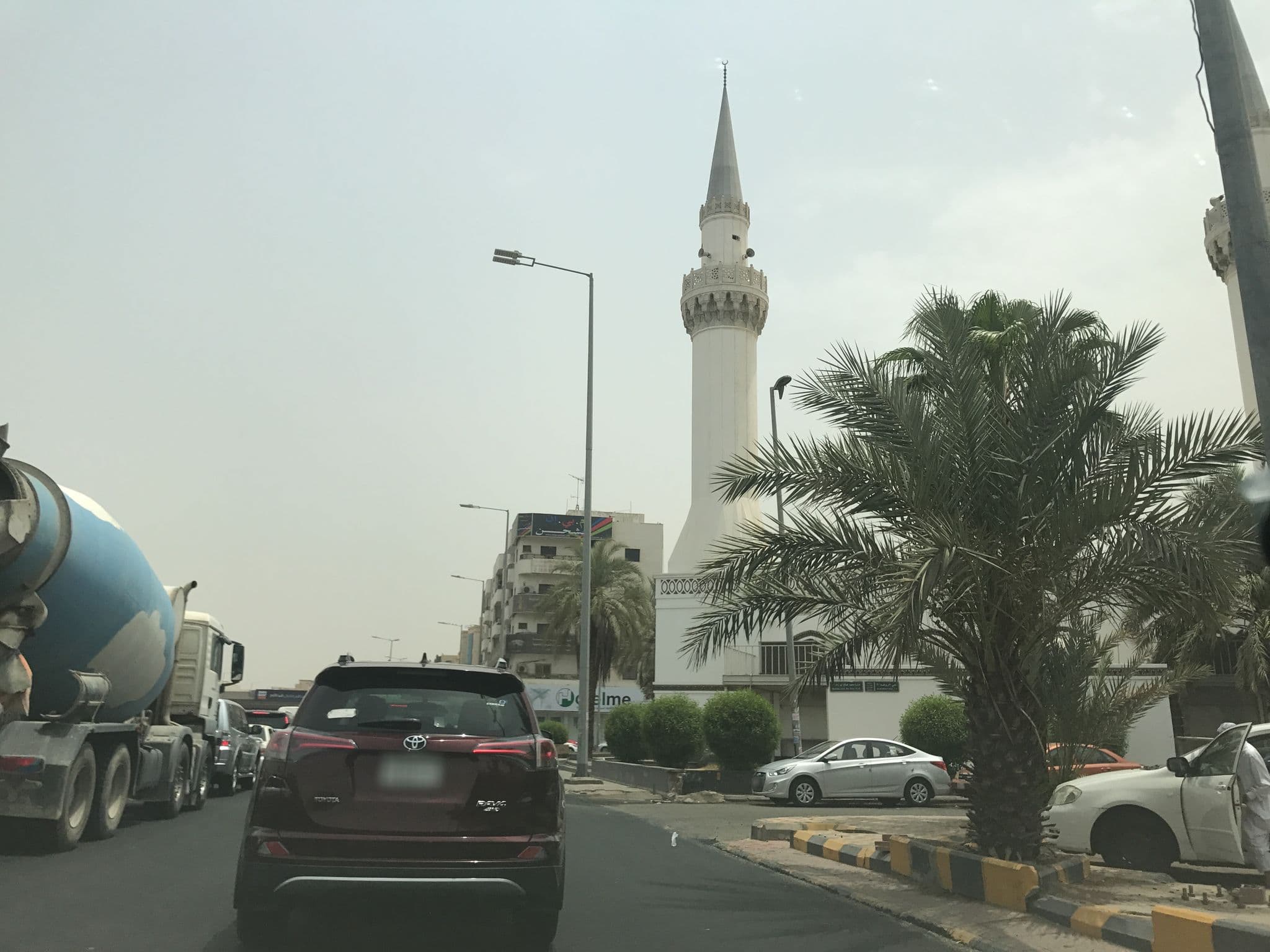 Street view near Motiara Suites #208, Jeddah — © hisham95 (CC BY-SA · Mapillary)