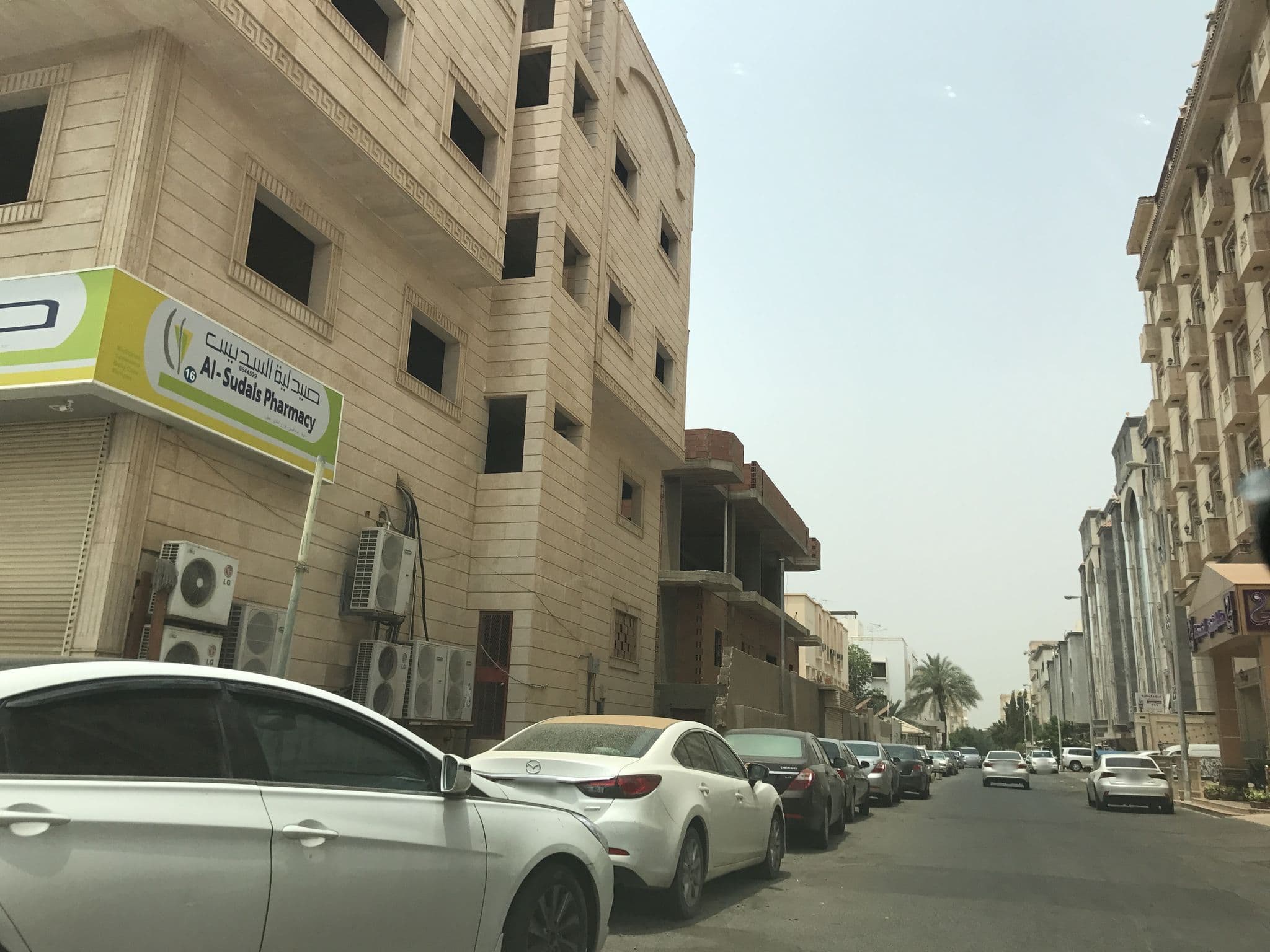 Street view near منام للاجنحة الفندقية, Jeddah — © hisham95 (CC BY-SA · Mapillary)