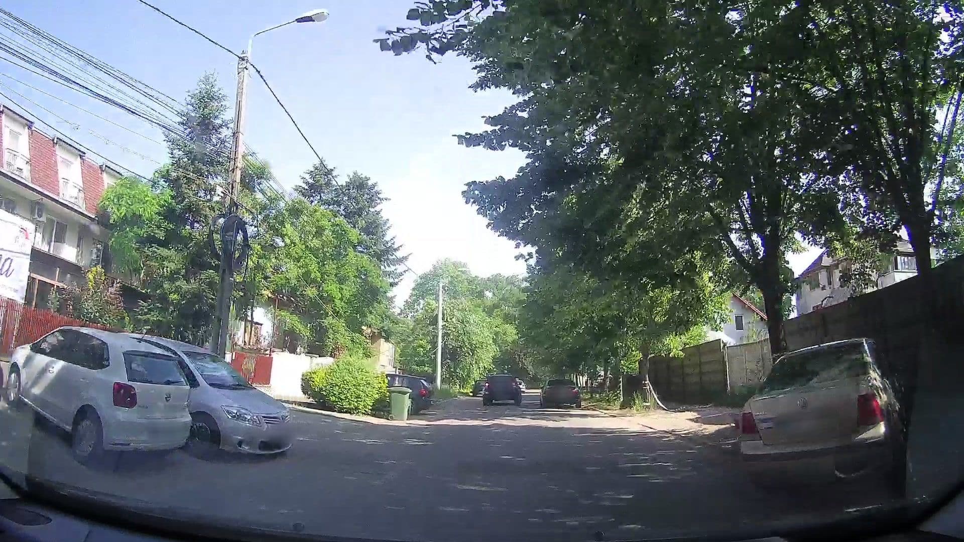 Street view near Villa Rosa, Timişoara — © tavi (CC BY-SA · Mapillary)