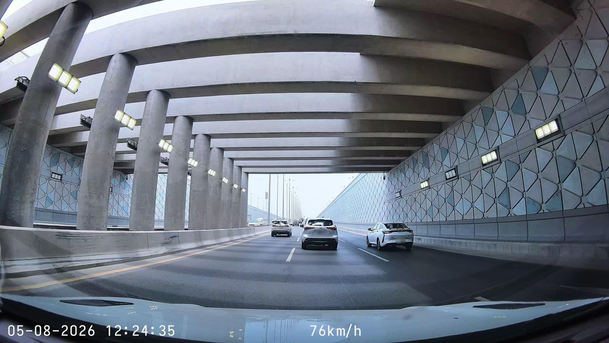 Street view near Al Hamra Palace, Jeddah — © mechari (CC BY-SA · Mapillary)