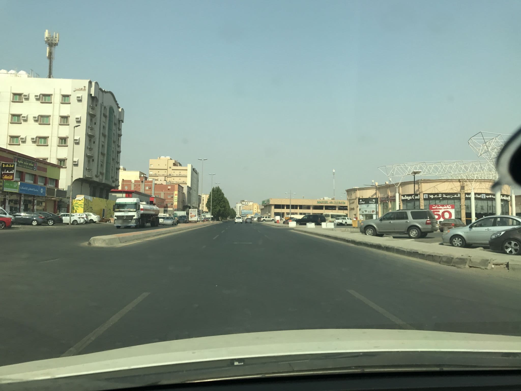 Street view near ارتيزن للاجنحه الفندقيه, Jeddah — © assel95 (CC BY-SA · Mapillary)