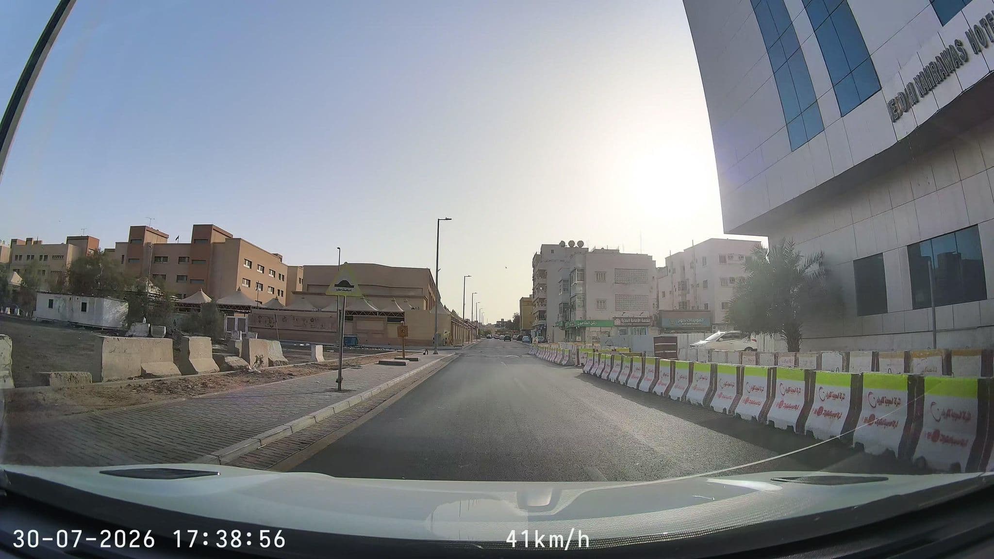 Street view near Jeddah Nahrawas Hotel, Jeddah — © mechari (CC BY-SA · Mapillary)