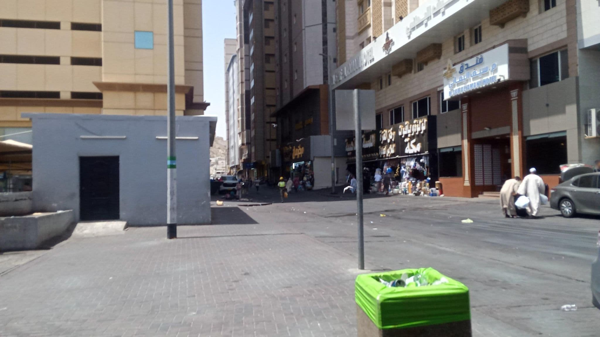 Street view near Al Sheb Pearl Hotel (2), Makkah — © danils (CC BY-SA · Mapillary)