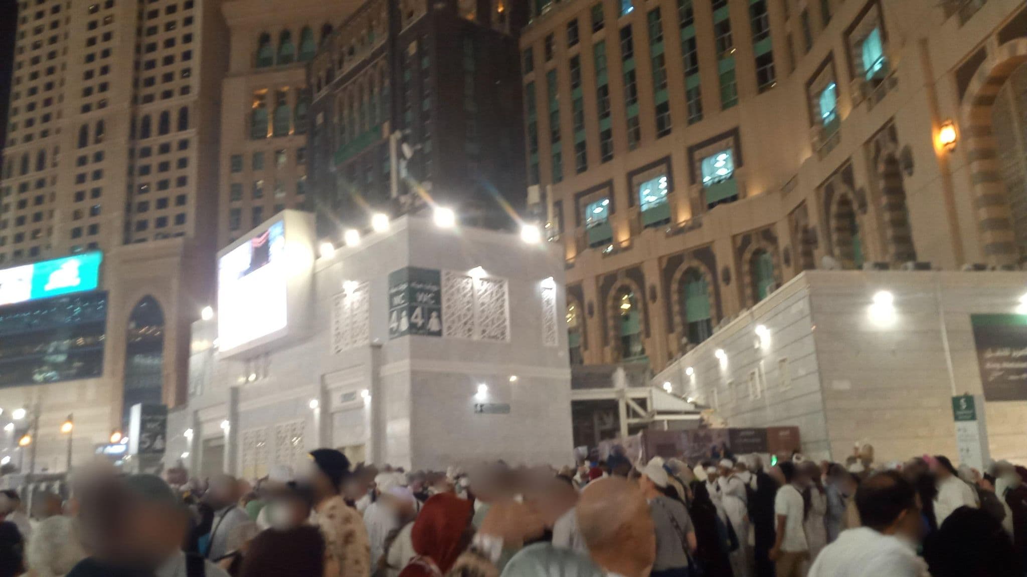Street view near Al Olayan Al Khalel Hotel, Makkah — © danils (CC BY-SA · Mapillary)