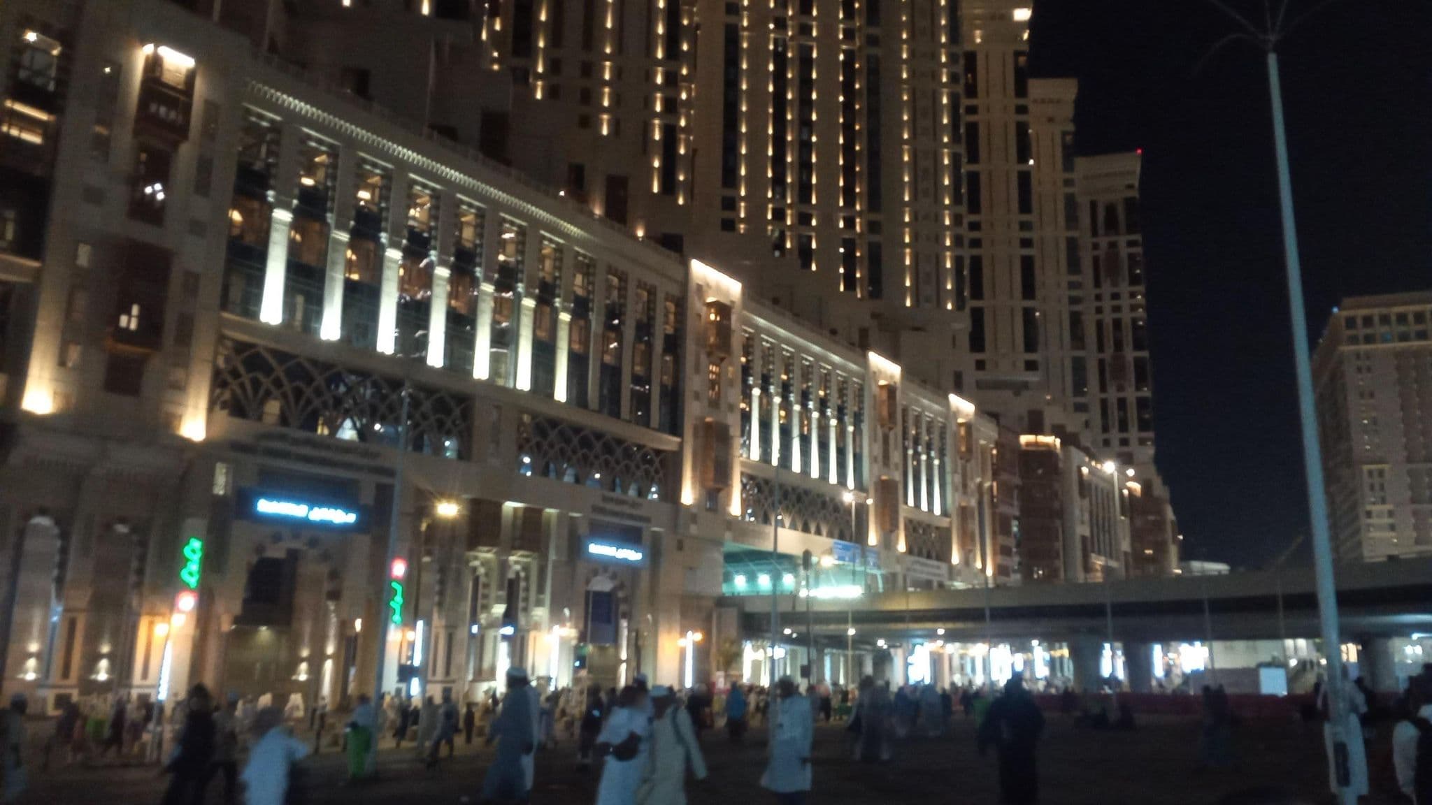 Street view near Al Mohder Almasi Hotels, Makkah — © danils (CC BY-SA · Mapillary)