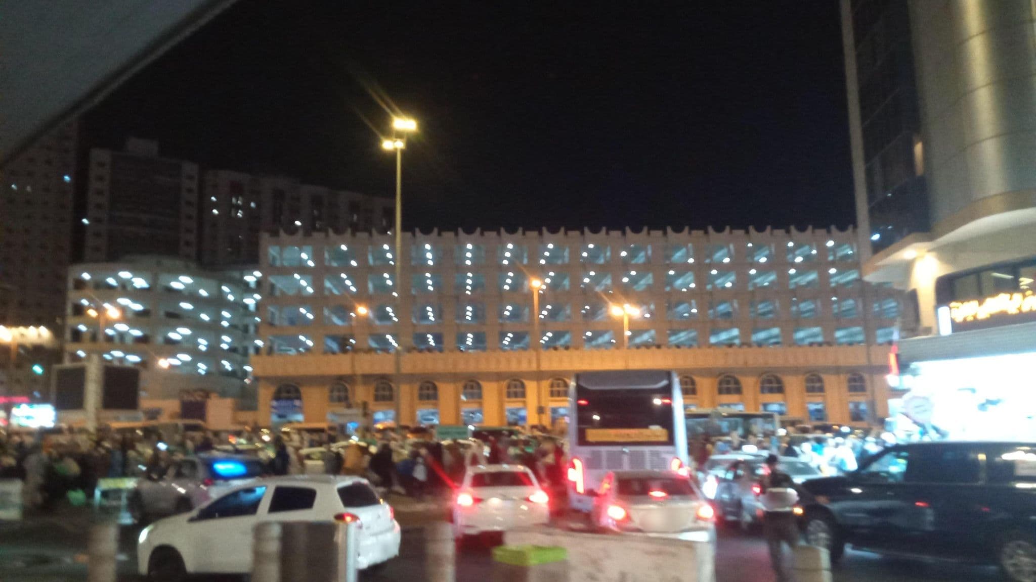 Street view near Alwafideen Hotel, Makkah — © danils (CC BY-SA · Mapillary)