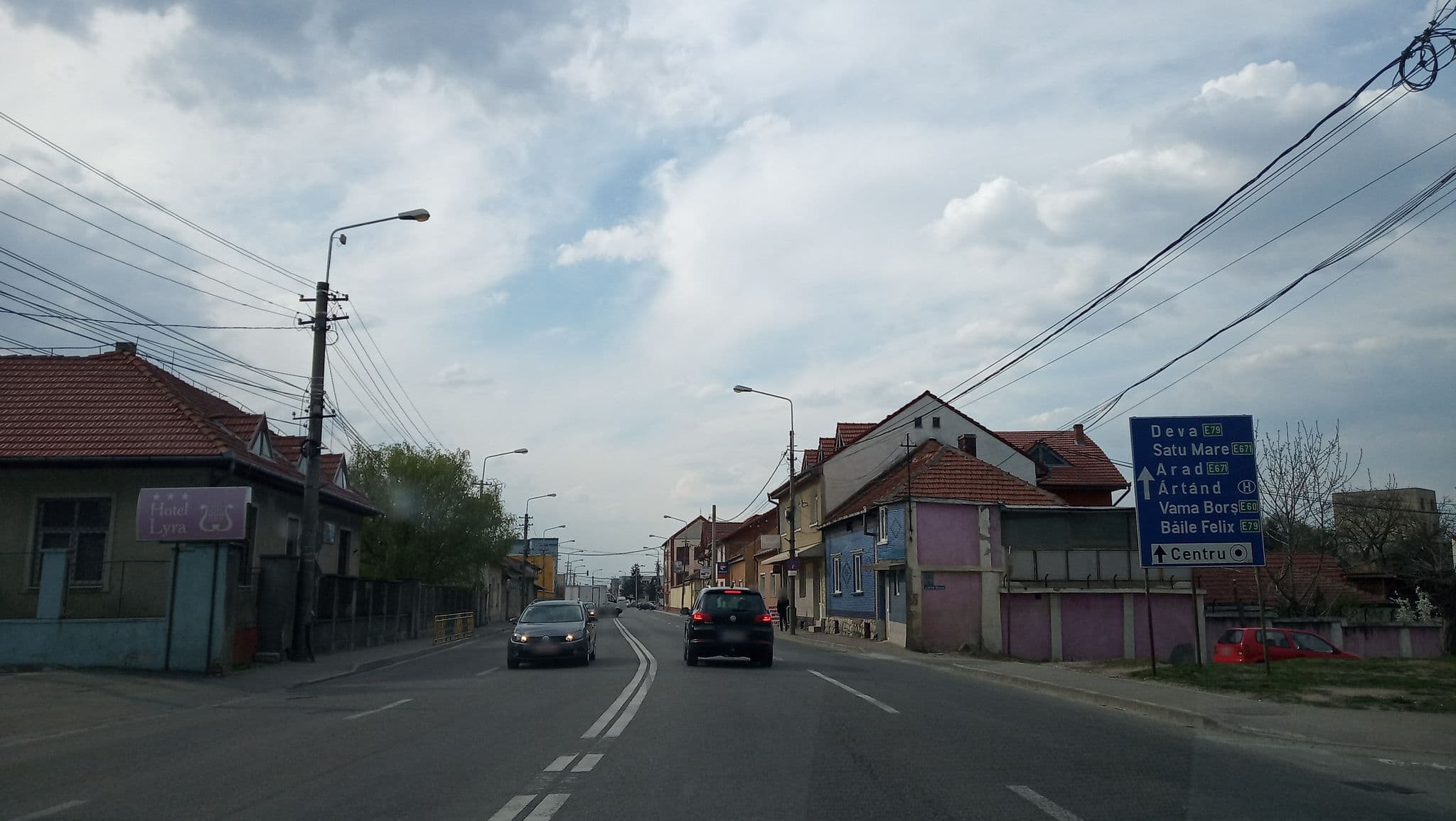 Street view near Hotel Lyra, Oradea — © tavi (CC BY-SA · Mapillary)
