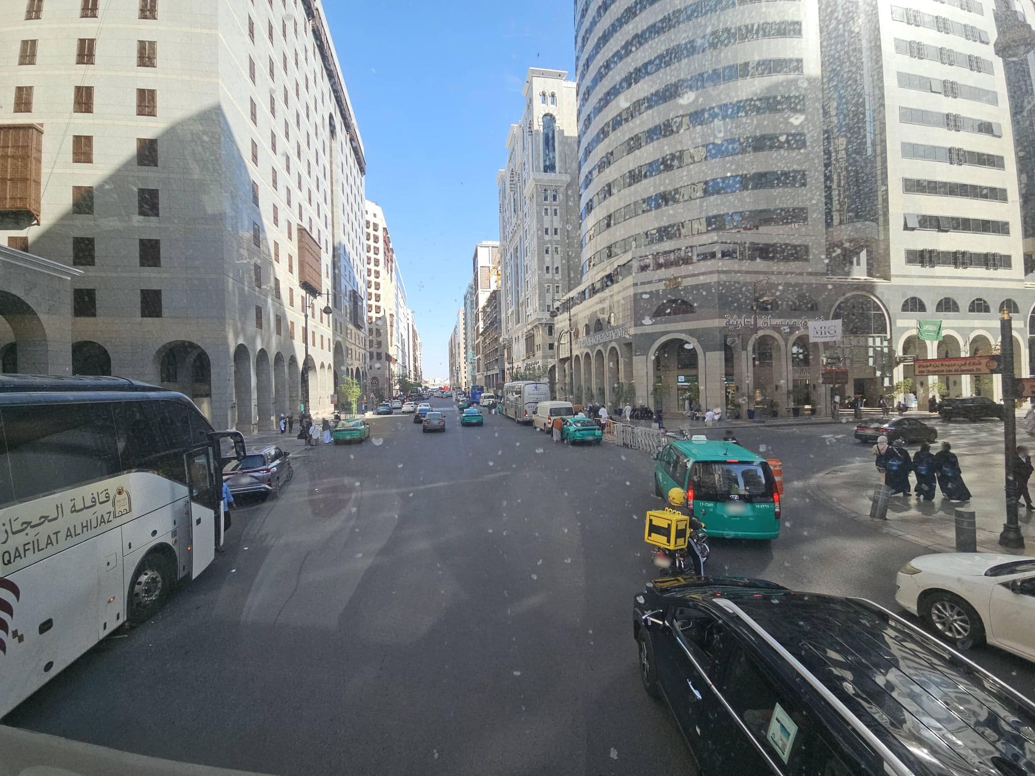 Street view near Ilyas Hotel, Madinah — © kirikset (CC BY-SA · Mapillary)