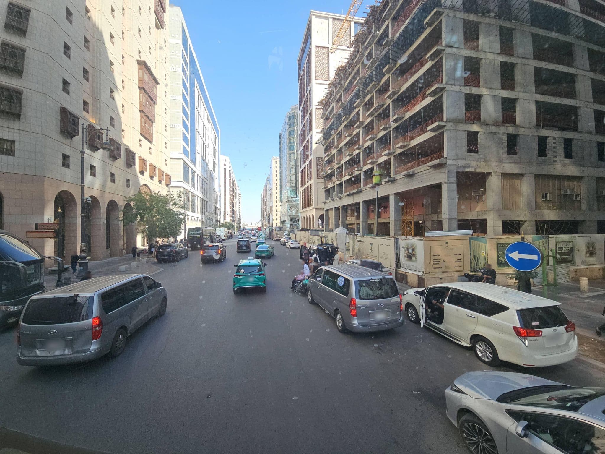 Street view near Al Aqeeq Palace Araq Hotel, Madinah — © kirikset (CC BY-SA · Mapillary)