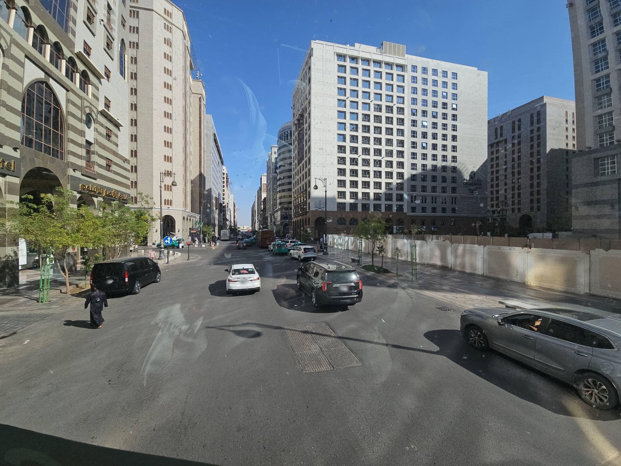 Street view near فندق ايلاف الهدى, Madinah — © kirikset (CC BY-SA · Mapillary)