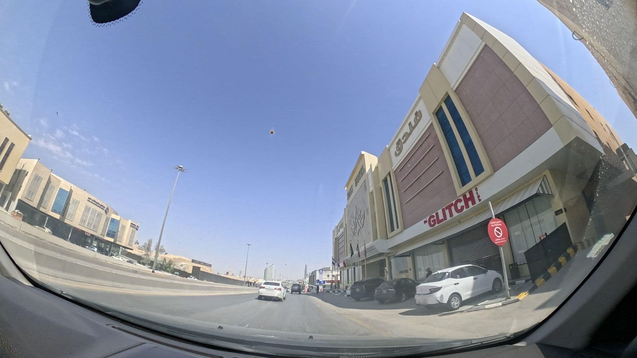 Street view near ROSS HOTEL, ‘Irqah — © MahmoudRagab_HudhudMaps (CC BY-SA · Mapillary)