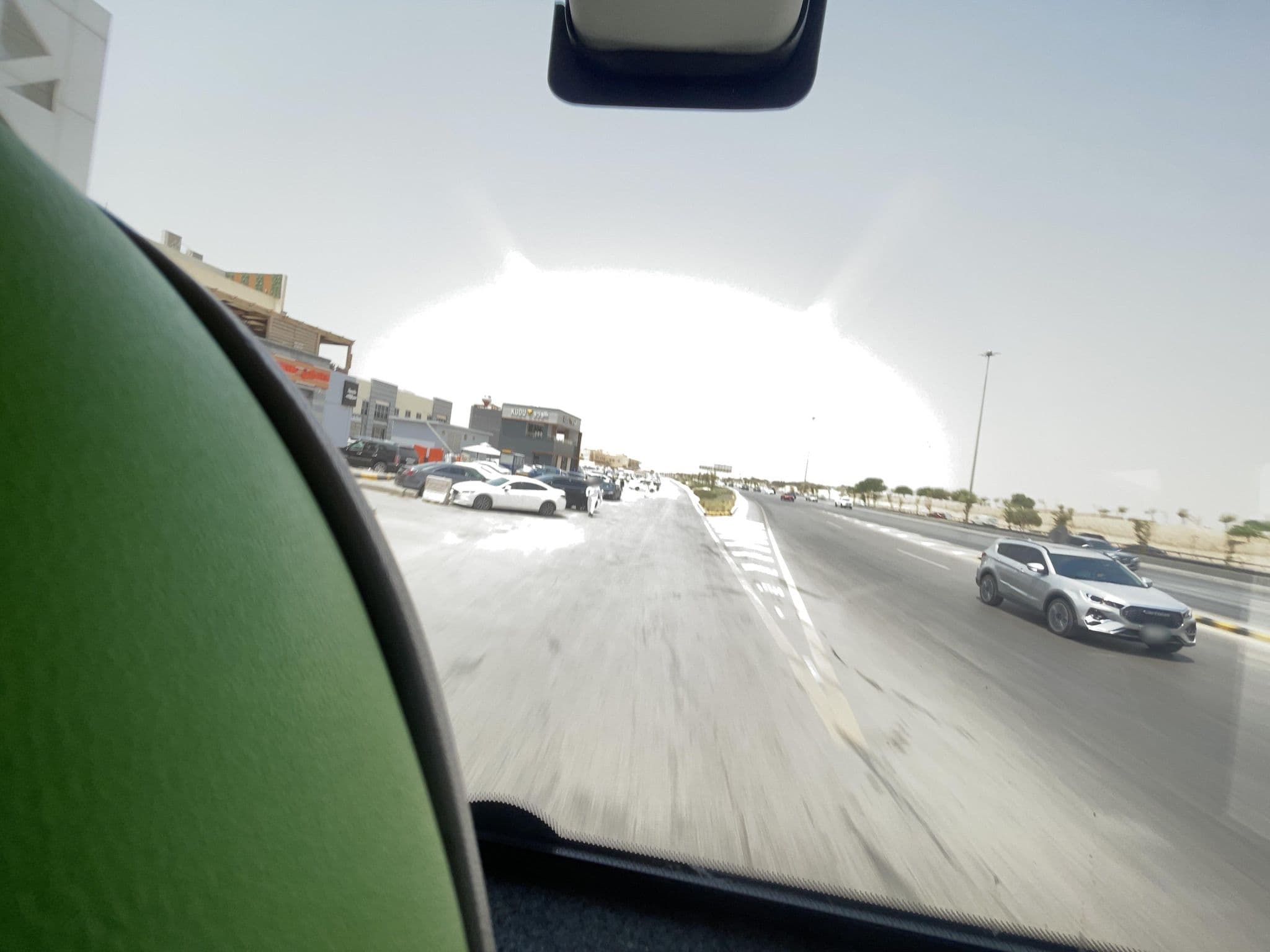 Street view near فندق سروات بارك الرياض الحي البلوماسيSarwat Park Hotel Riyadh Diplomatic Quarter, Saudi Arabi, ‘Irqah — © khalidalharthi (CC BY-SA · Mapillary)