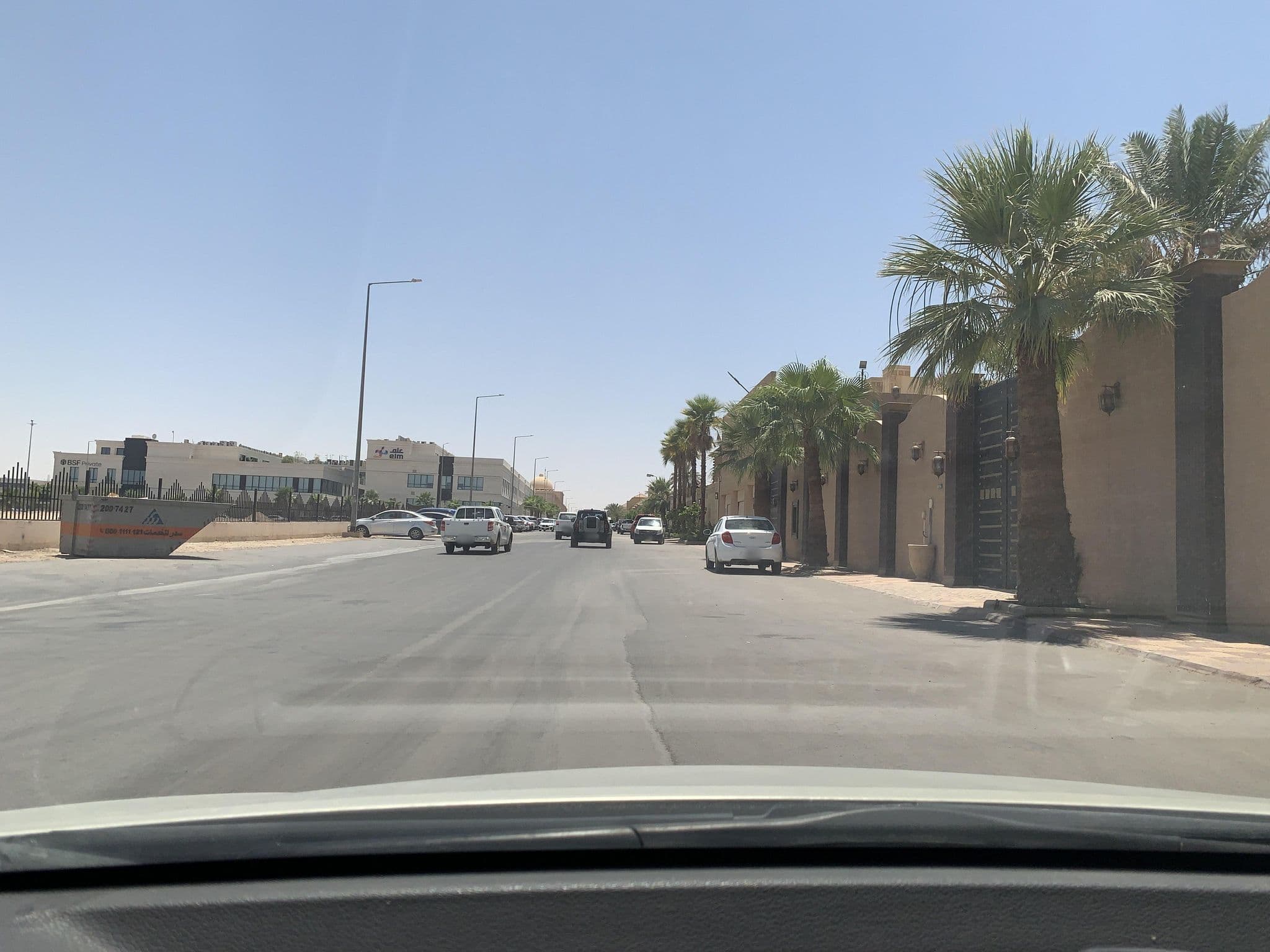 Street view near Novotel Hotel Al Anoud, ‘Irqah — © MahmoudRagab_HudhudMaps (CC BY-SA · Mapillary)
