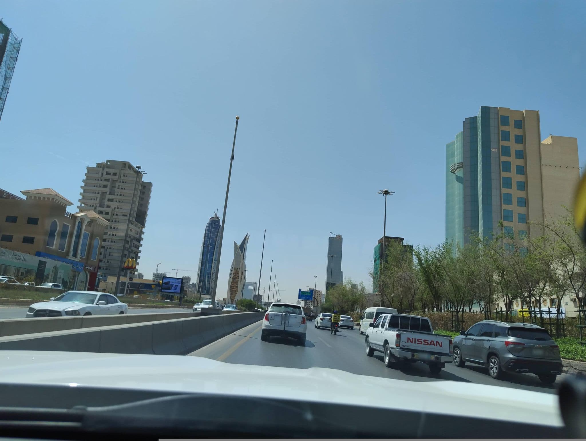 Street view near صالة كبار الشخصيات في فندق رافال كمبنسكي, Ad Dir‘īyah — © omarnewdrive (CC BY-SA · Mapillary)