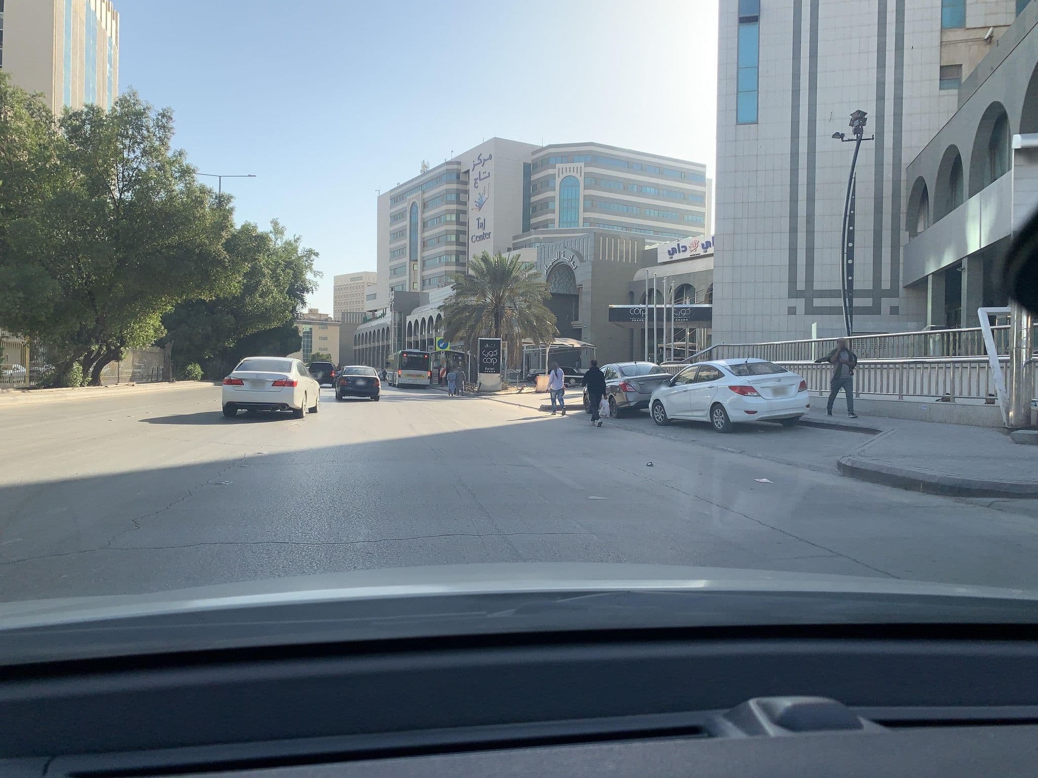Street view near Rosai Restaurant, Riyadh — © mana11ahmad (CC BY-SA · Mapillary)