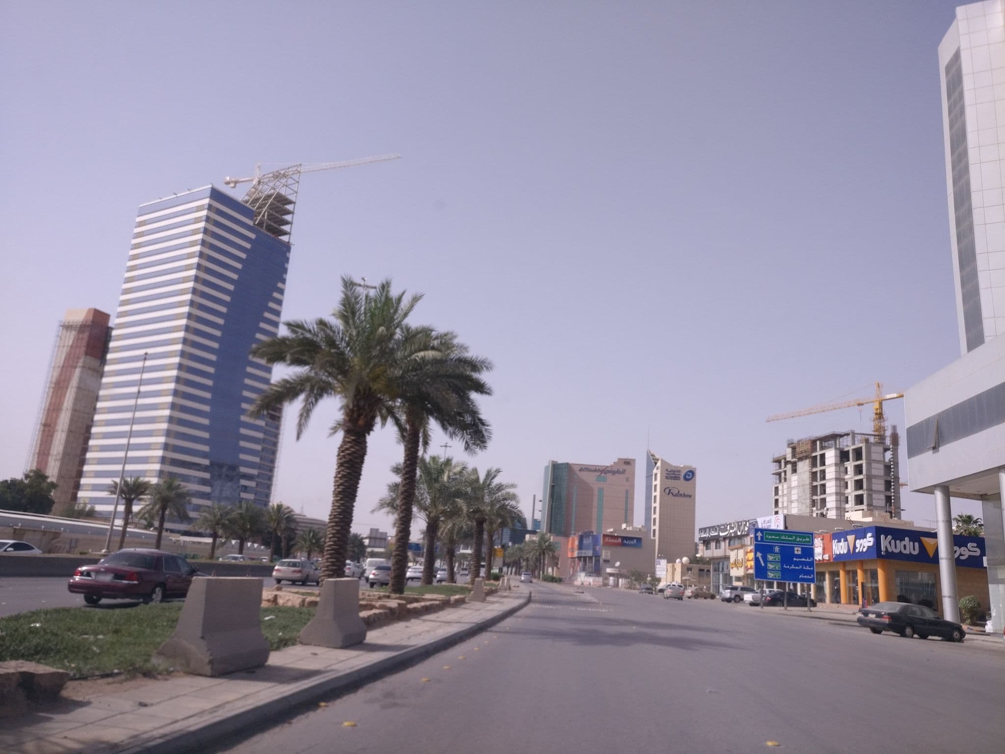 Street view near فندق المكان, Riyadh — © mustafakamil (CC BY-SA · Mapillary)