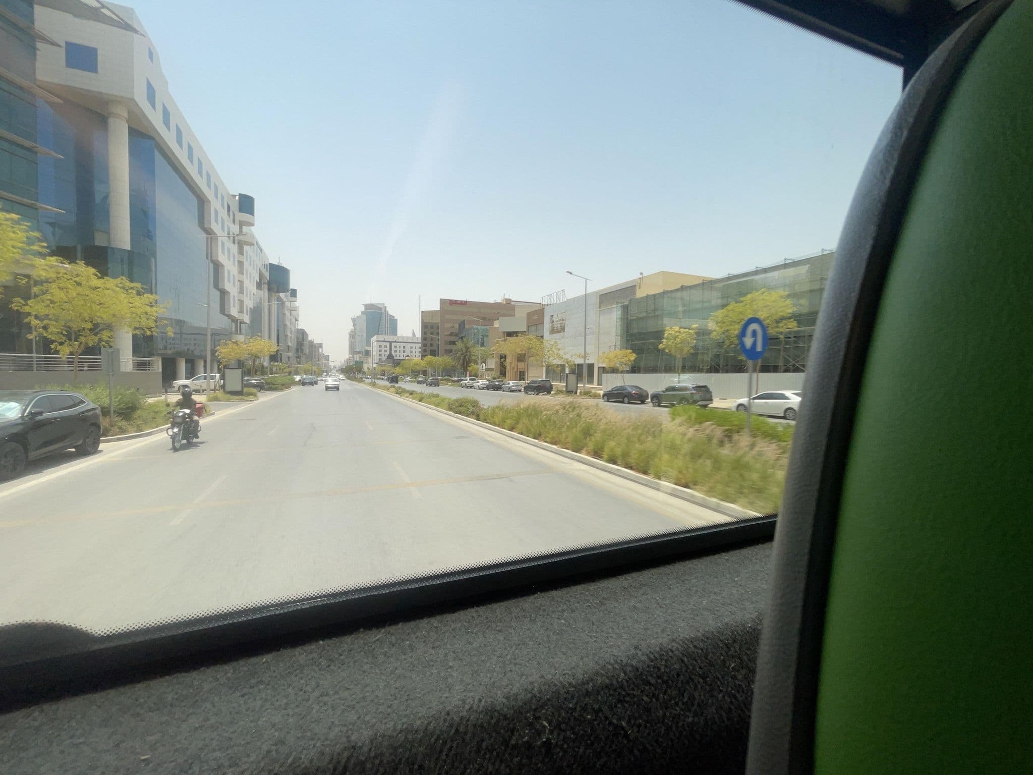 Street view near الطيار للأجنحة والشقق الفندقية, Riyadh — © khalidalharthi (CC BY-SA · Mapillary)