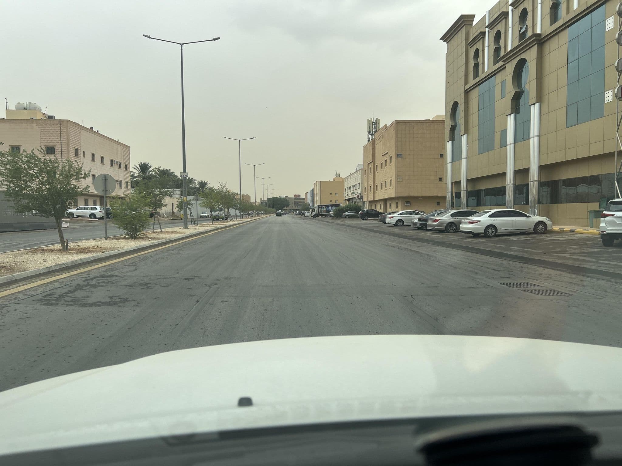 Street view near فندق قصر أكور, Ad Dir‘īyah — © aalnuqaydann (CC BY-SA · Mapillary)