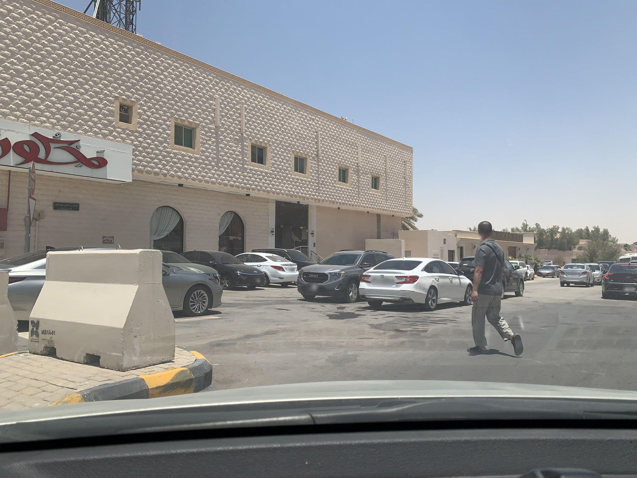 Street view near اجواء غرناطة, Riyadh — © MahmoudRagab_HudhudMaps (CC BY-SA · Mapillary)