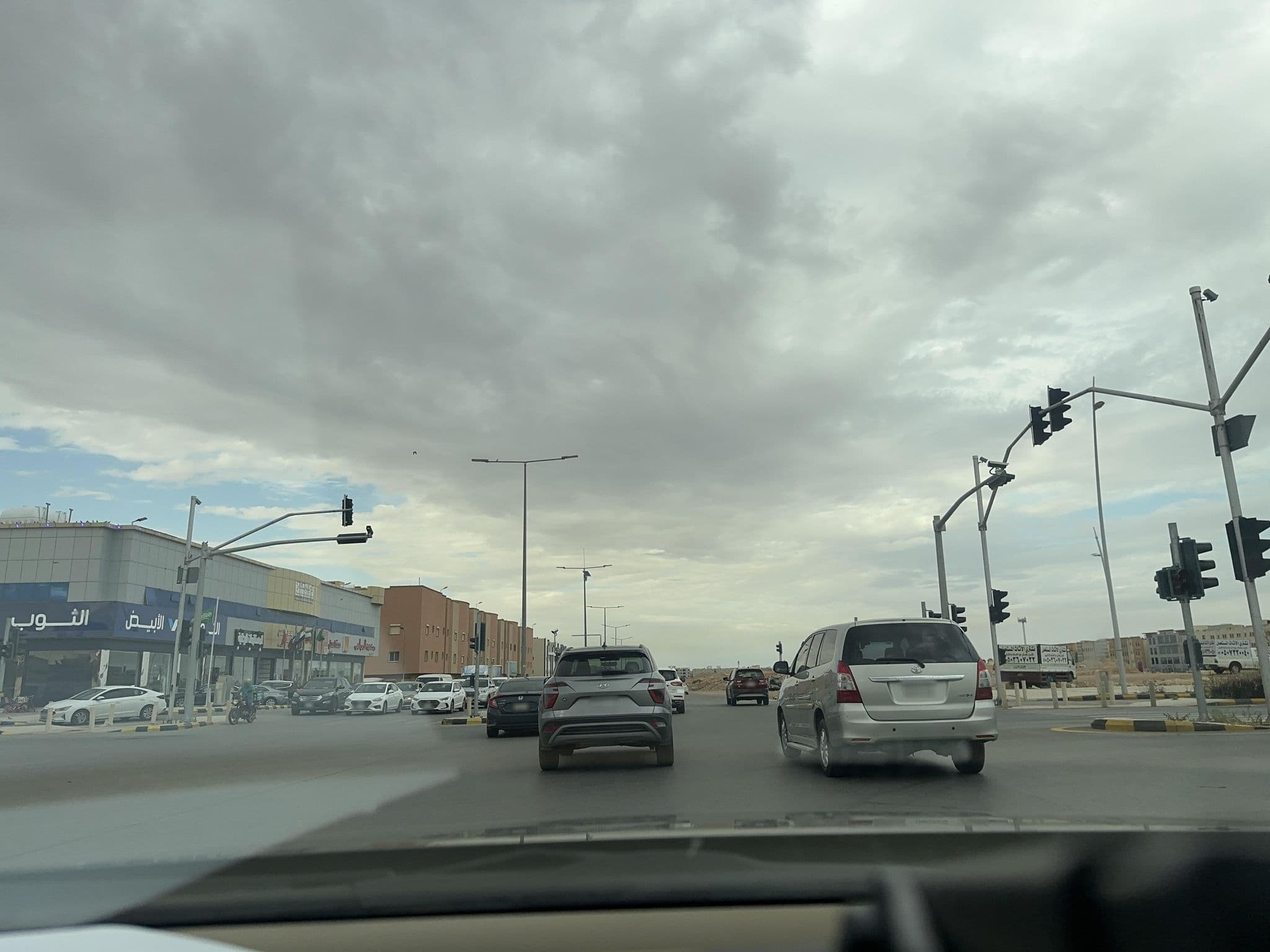 Street view near مركز لقاح كورونا فندق الهيلتون, Riyadh — © mjoodealtamimi (CC BY-SA · Mapillary)
