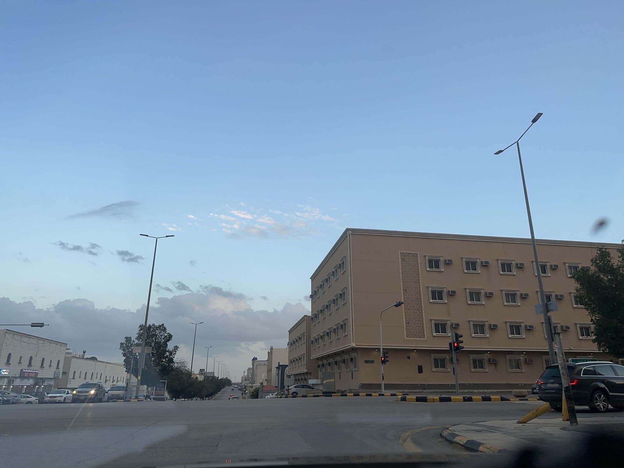 Street view near Rama Al Khalijia-Furnished Units, Riyadh — © mjoodealtamimi (CC BY-SA · Mapillary)