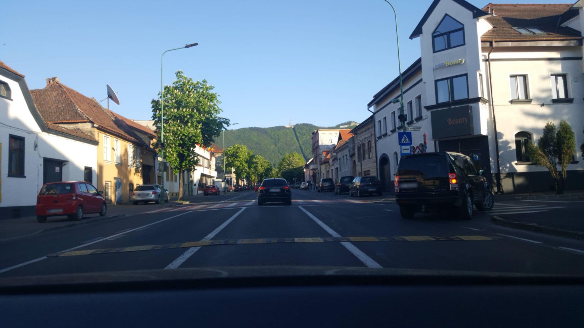 Street view near Pensiunea Memo, Braşov