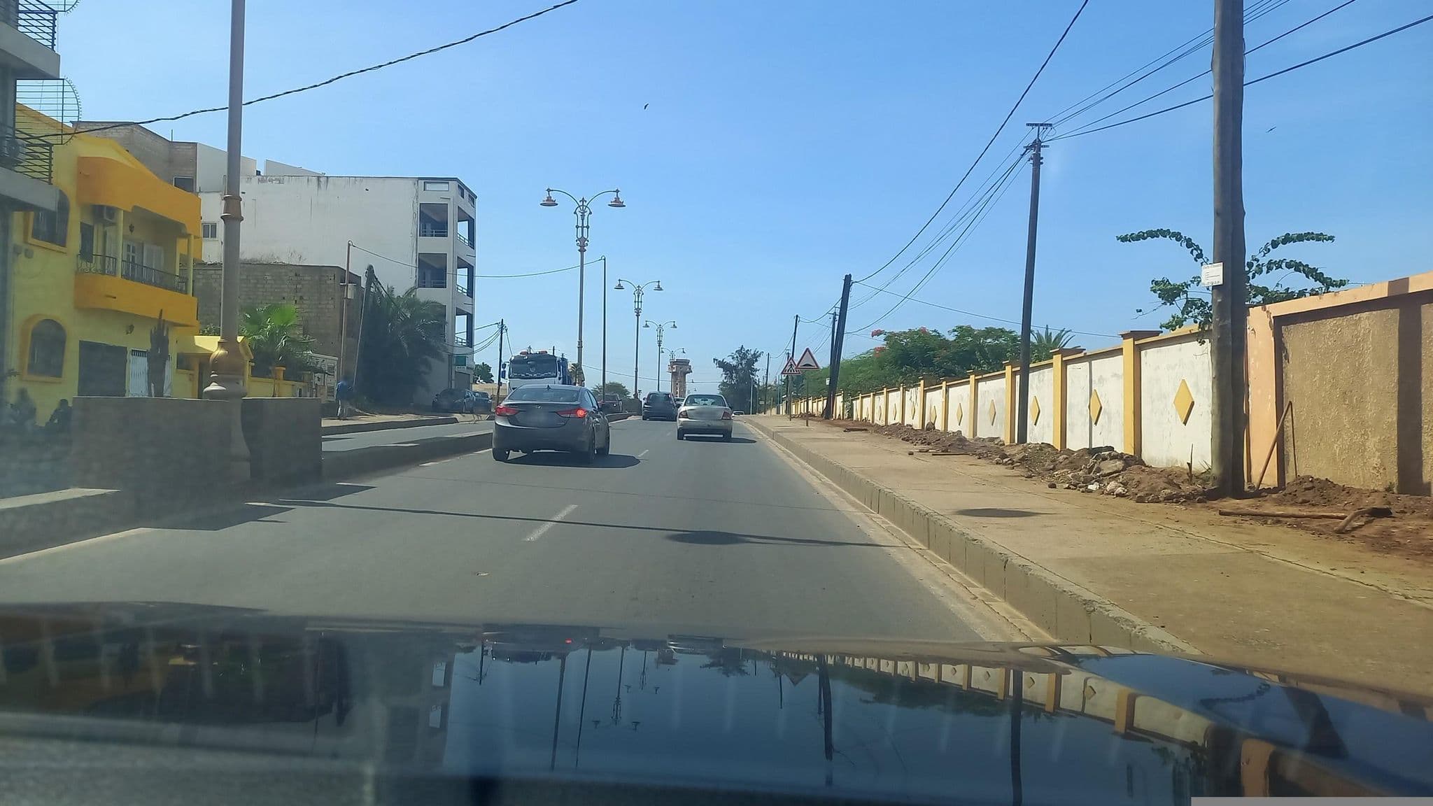 Street view near Yoff Sargal Hotel, Mermoz Boabab — © aksentini (CC BY-SA · Mapillary)