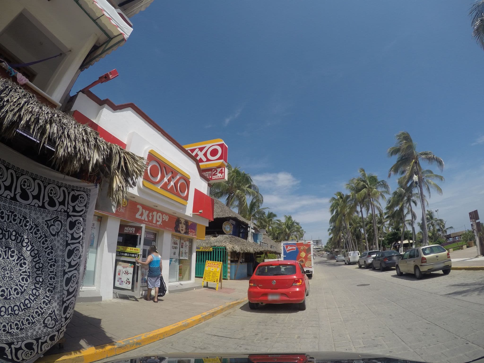 Street view near Hotel Bungalows y Cabañas Acuario, Puerto Escondido — © t0mmy (CC BY-SA · Mapillary)