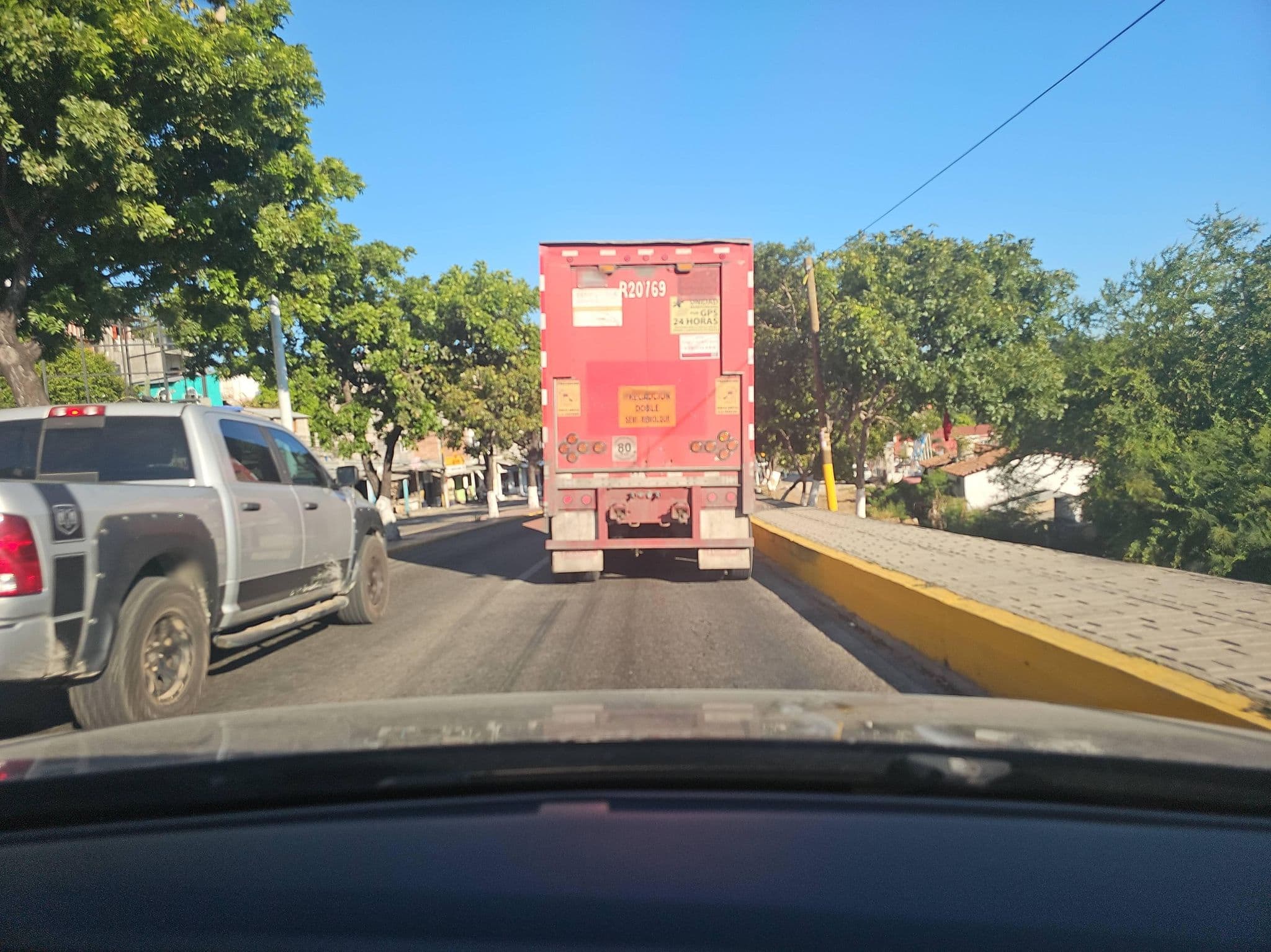 Street view near Hotel Monte Cassino, Puerto Escondido — © ezaratemx (CC BY-SA · Mapillary)