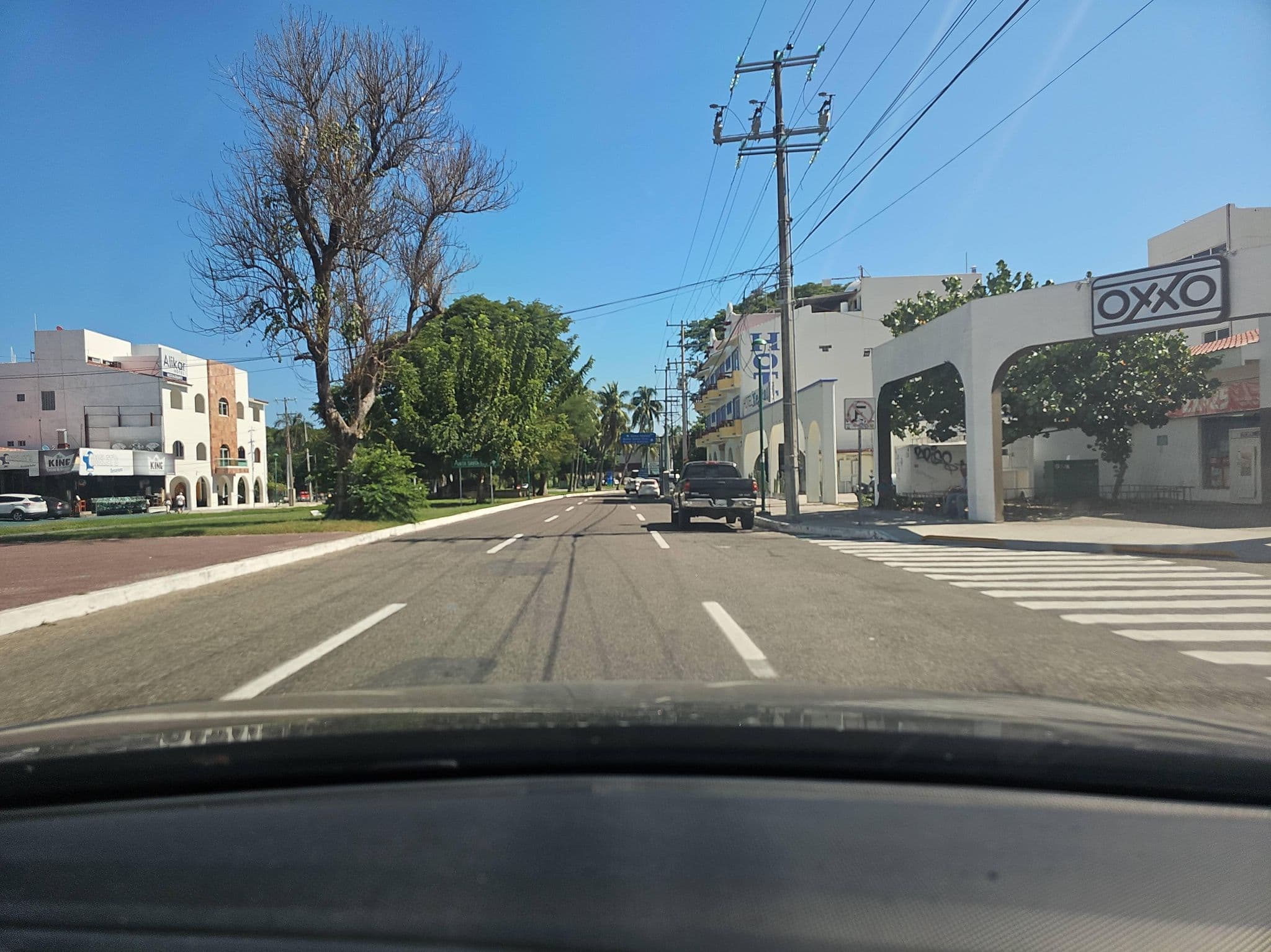 Street view near Posada Leo, Crucecita — © ezaratemx (CC BY-SA · Mapillary)